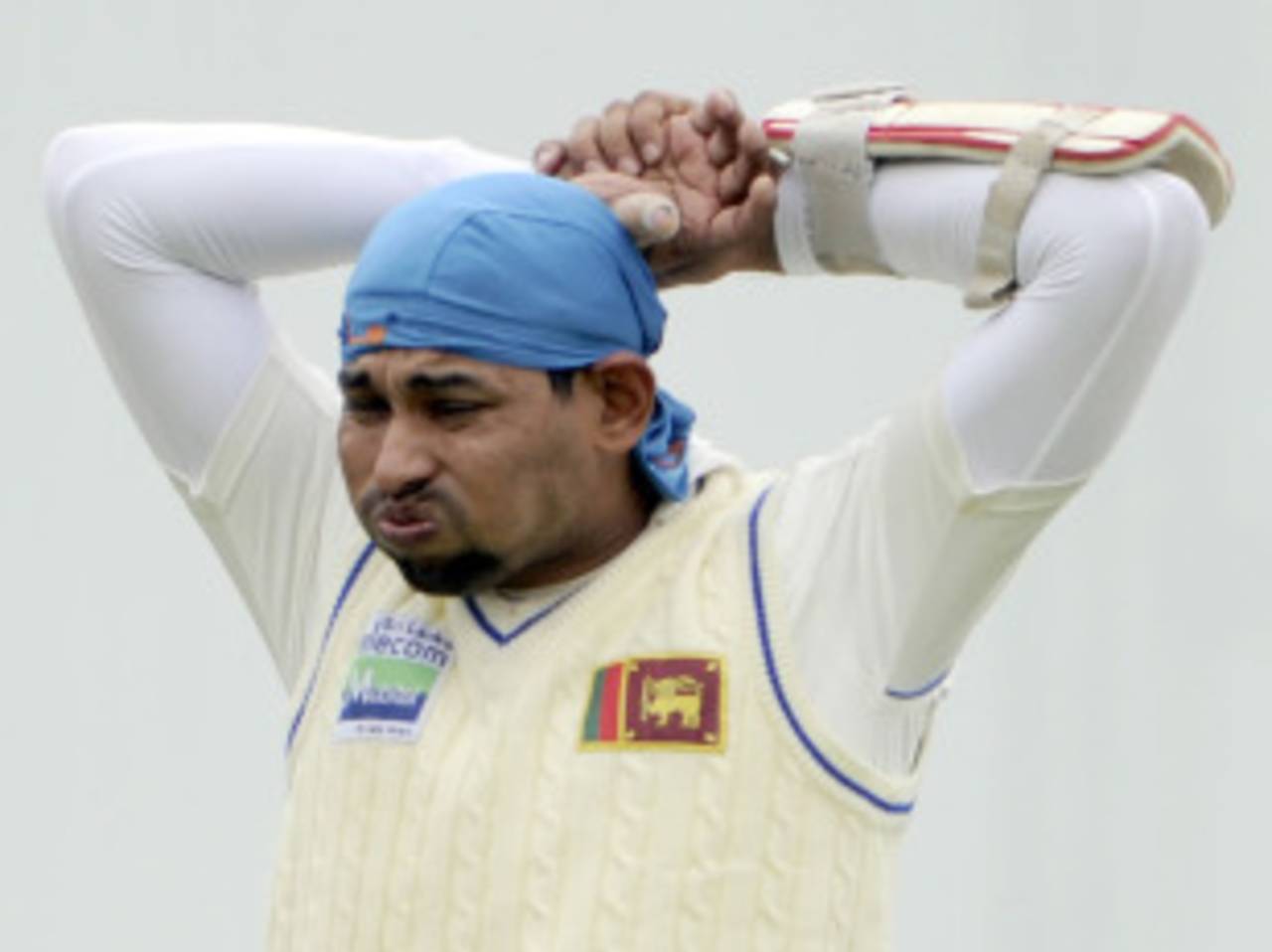 Tillakaratne Dilshan has taken several blows to the right thumb in the course of the series&nbsp;&nbsp;&bull;&nbsp;&nbsp;Associated Press