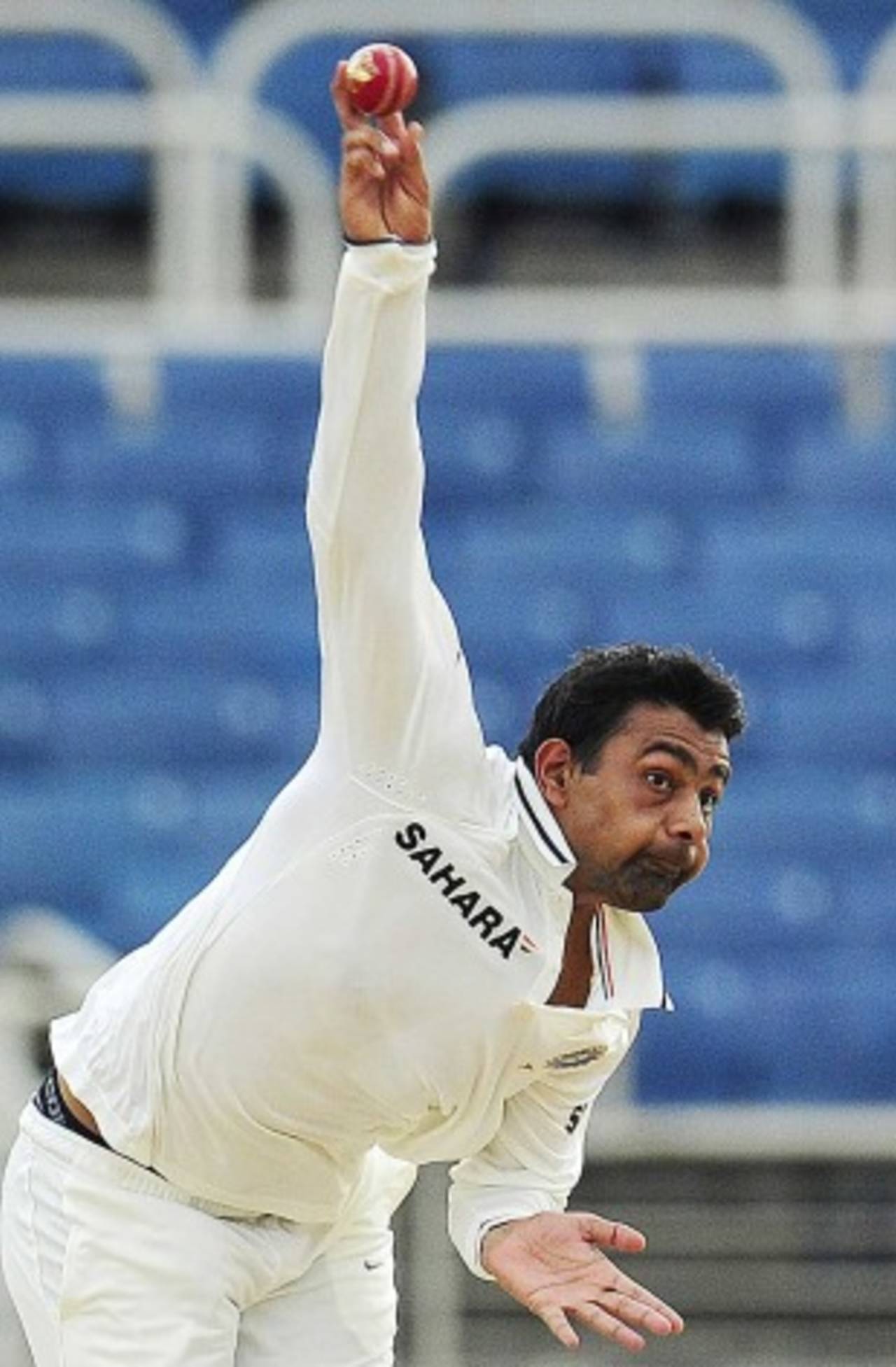 Swing is Praveen Kumar's key weapon, and he used it well to give India control&nbsp;&nbsp;&bull;&nbsp;&nbsp;AFP