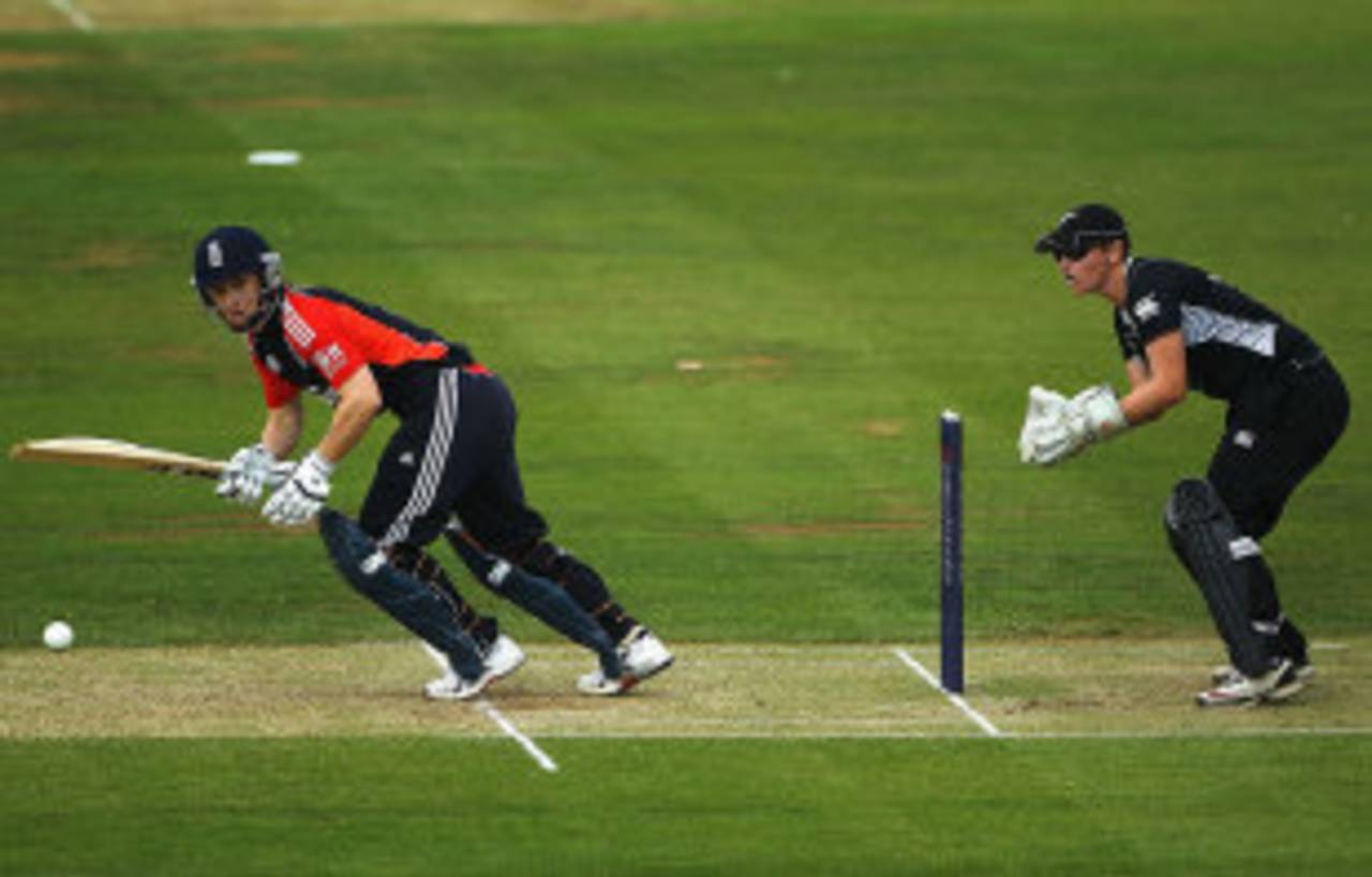 Claire Taylor made 67 from 98 balls to anchor England's innings, England Women v New Zealand Women, Natwest quadrangular series, Derby, July 2 2011