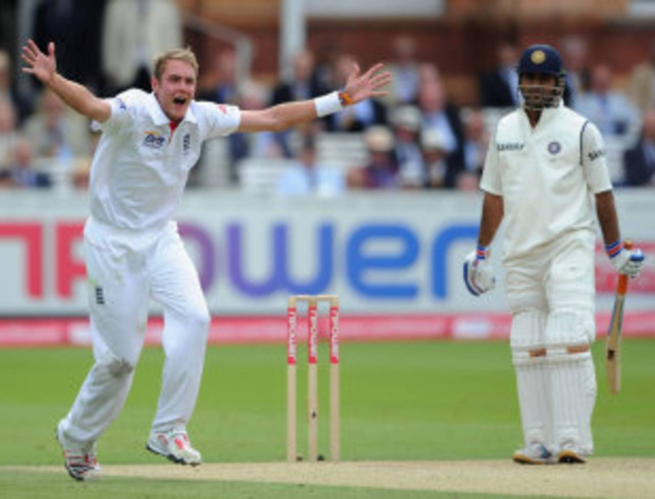 MS Dhoni survives a vociferous appeal from Stuart Broad, England v India, 1st Test, Lord's, 3rd day, July 23, 2011