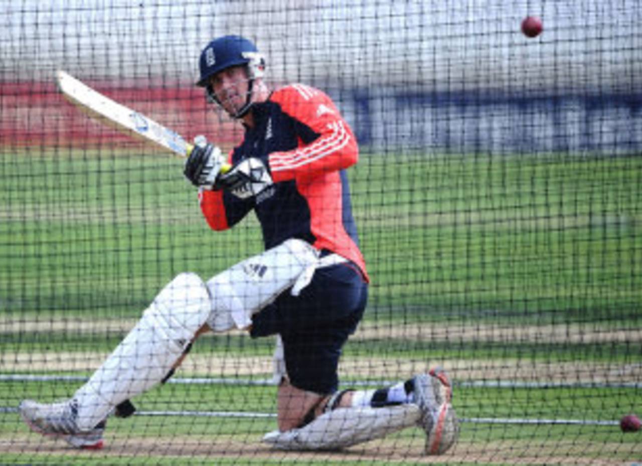 Kevin Pietersen tries the sweep during batting practice, Nottingham, July 28, 2011