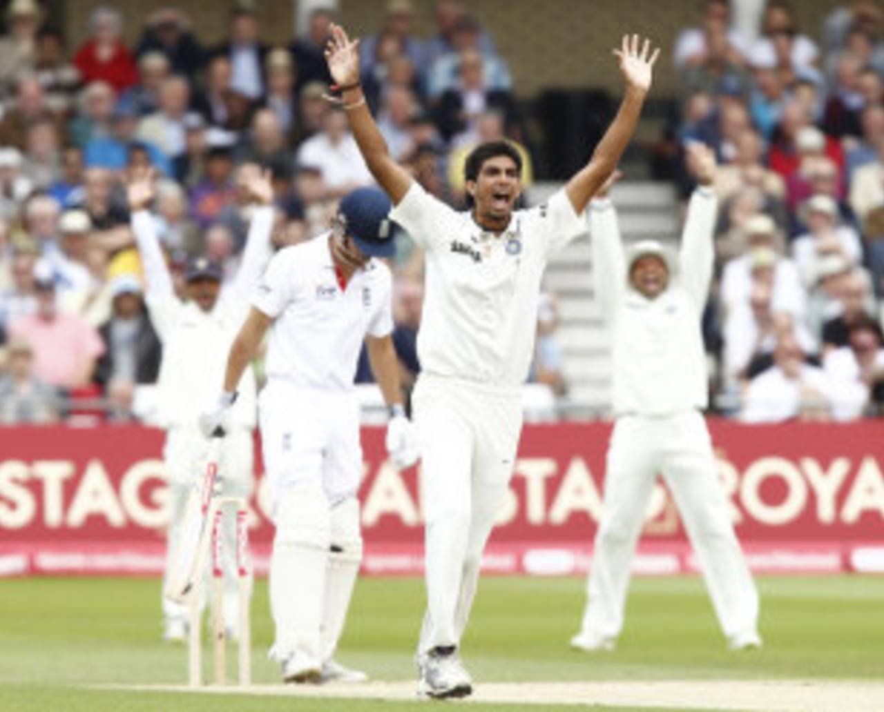 Ishant Sharma appeals successfully for Alastair Cook's wicket, England v India, 2nd Test, Trent Bridge, 1st day, July 29, 2011