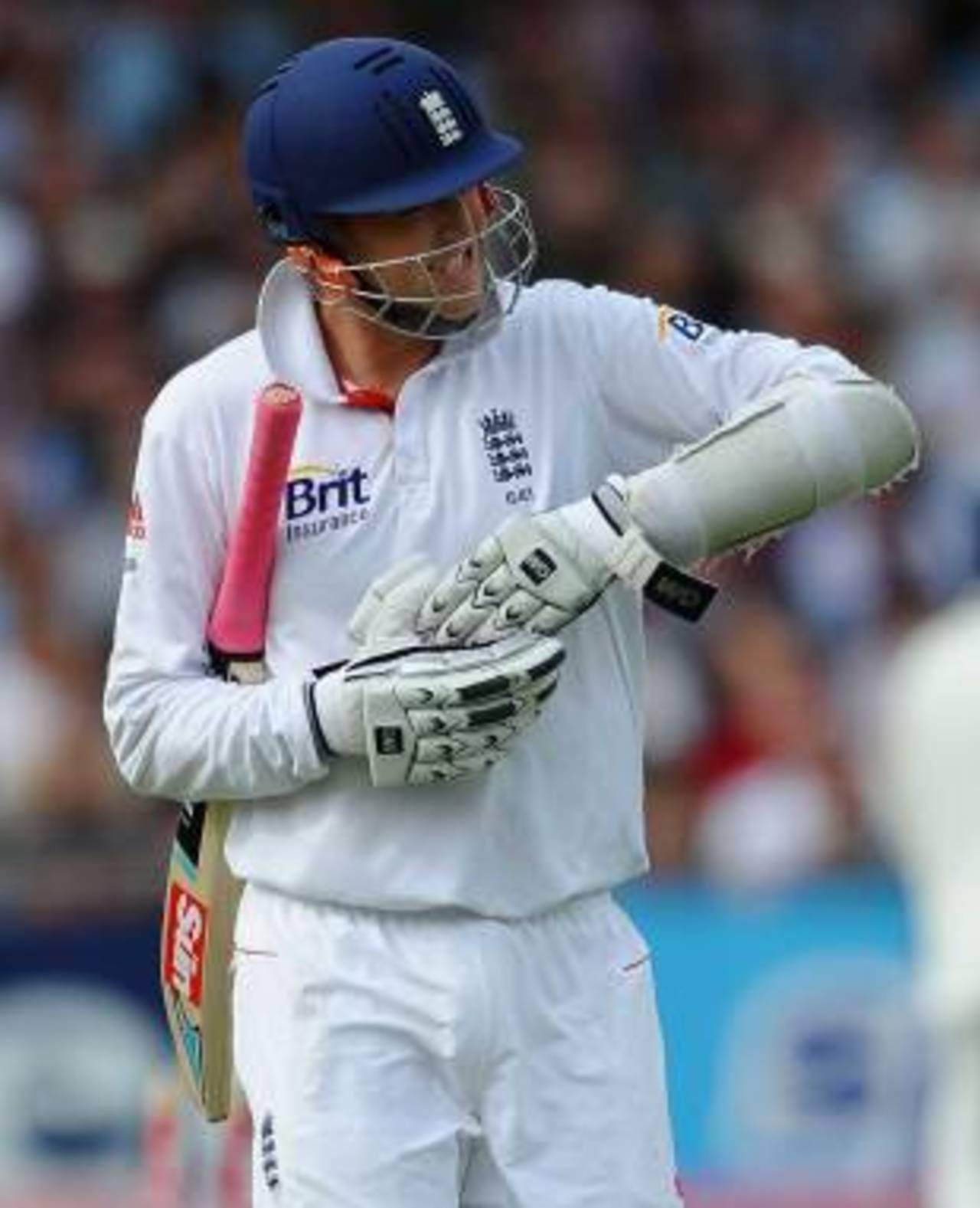 Graeme Swann was struck hard on his left hand by Praveen Kumar, England v India, 2nd Test, Trent Bridge, 1st day, July 29, 2011