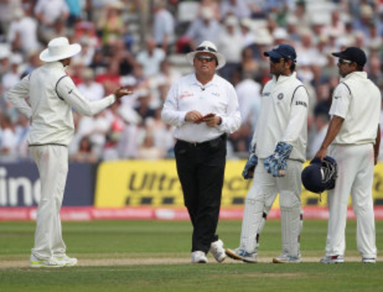 India at first thought Ian Bell was run out in a controversial incident at the stroke of tea, England v India, 2nd npower Test, Trent Bridge, 3rd day, July 31, 2011