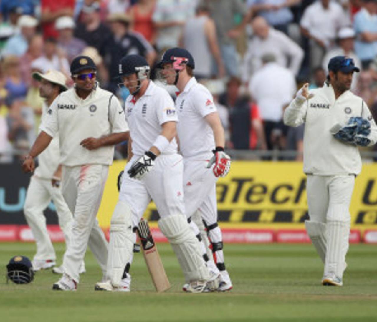 Ian Bell was given run out before MS Dhoni withdrew the appeal during the tea break at Trent Bridge&nbsp;&nbsp;&bull;&nbsp;&nbsp;Getty Images