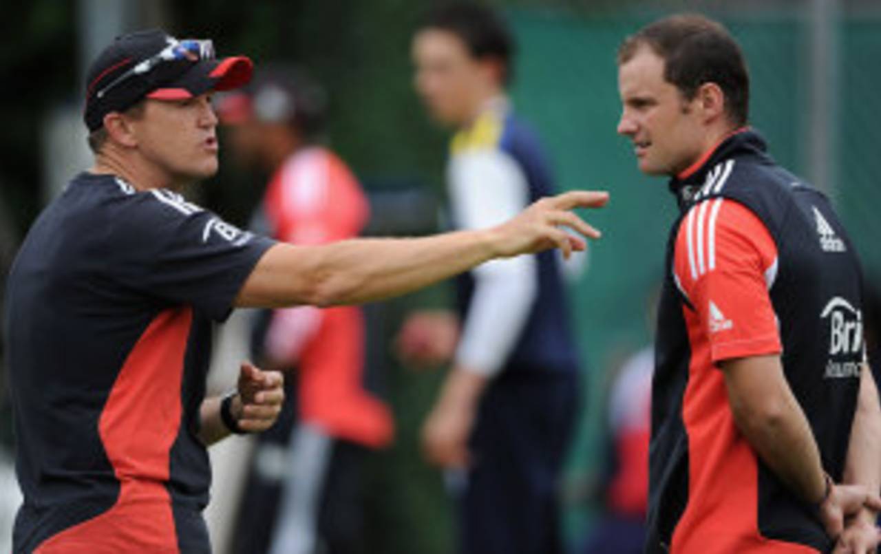 Andrew Strauss and Andy Flower discuss plans during training, Edgbaston, August 9, 2011