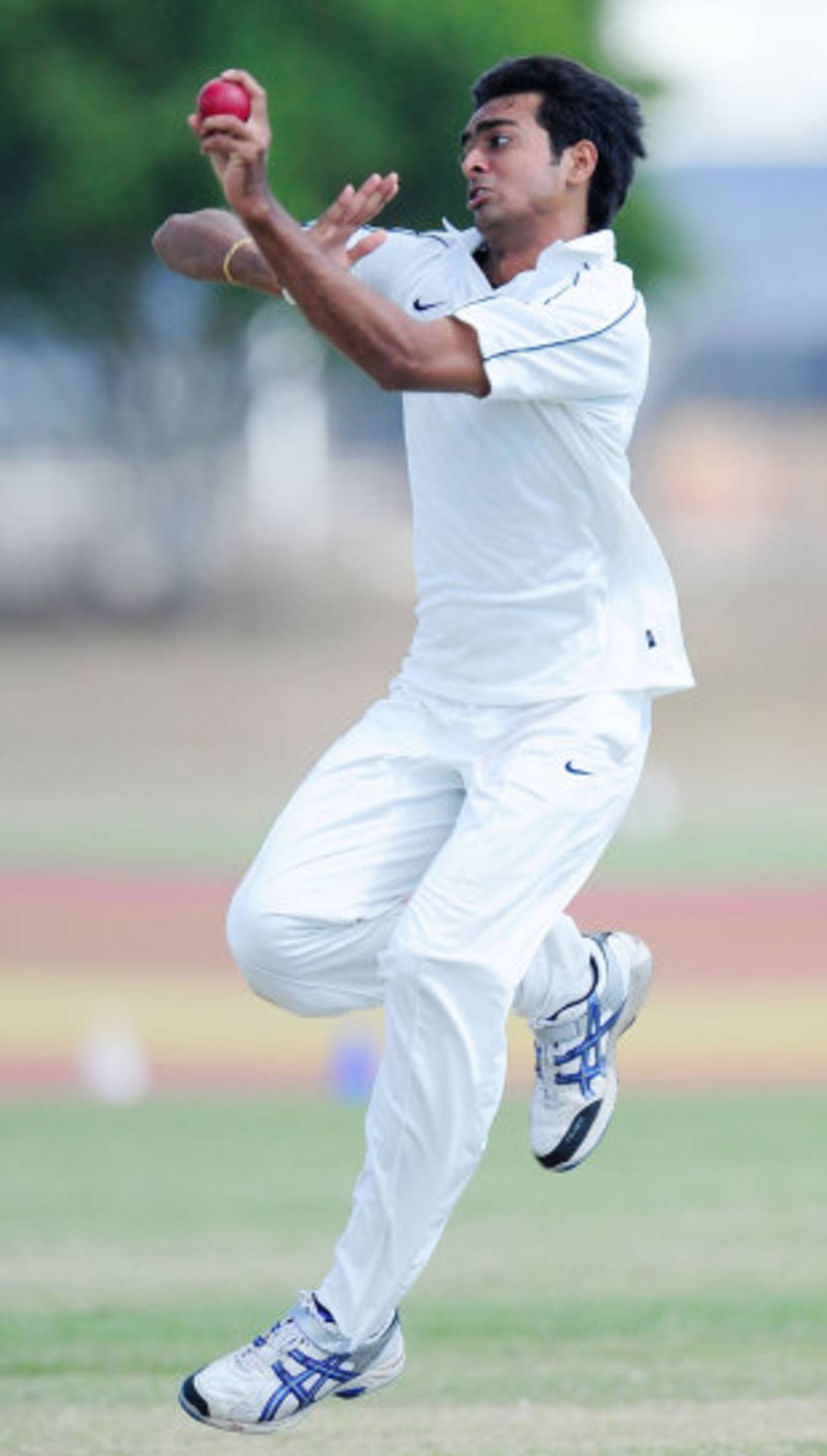 Jaydev Unadkat grabbed 6 for 87 to put Saurashtra on top&nbsp;&nbsp;&bull;&nbsp;&nbsp;Getty Images