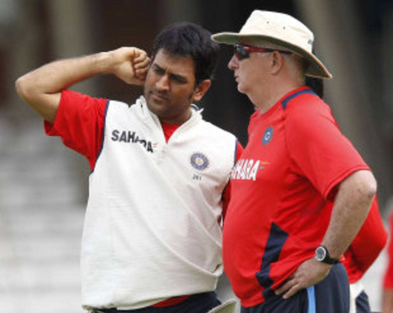 MS Dhoni chats with Duncan Fletcher during training, The Oval, August 17, 2011