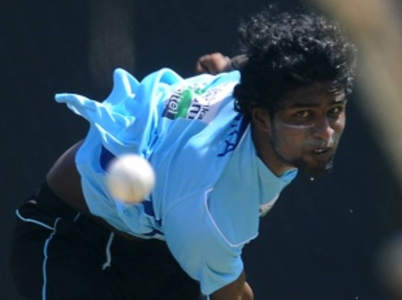 Shaminda Eranga bowls during a net session, Premadasa Stadium, Colombo, August 19, 2011