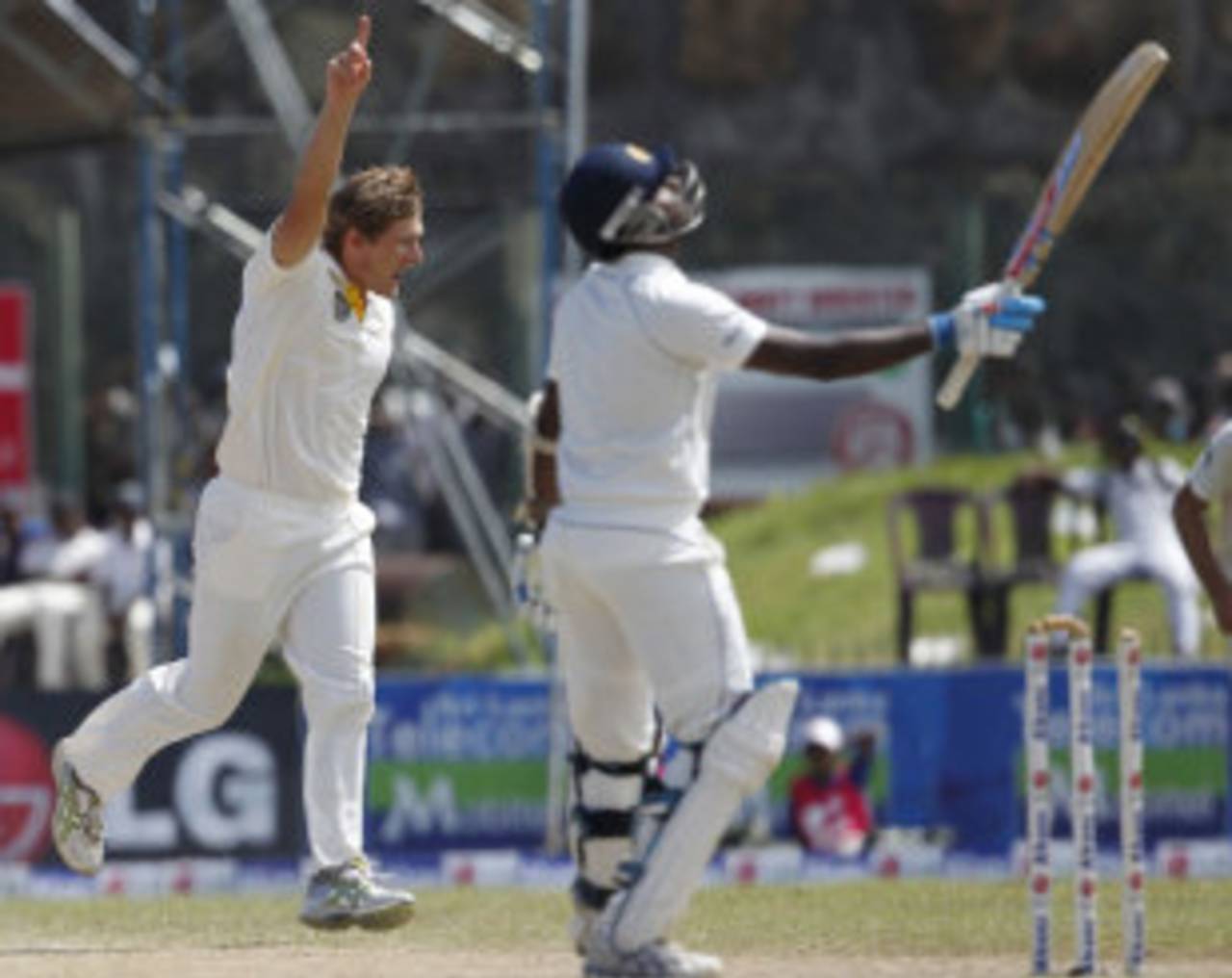 Angelo Mathews failed to receive any support from the Sri Lankan tail&nbsp;&nbsp;&bull;&nbsp;&nbsp;Associated Press