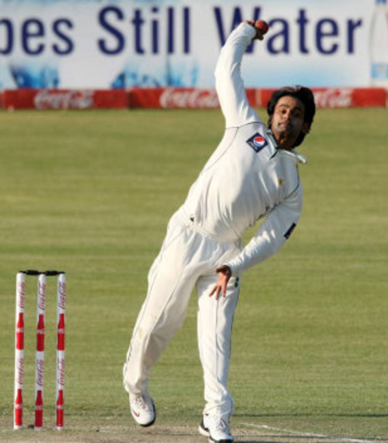 Mohammad Hafeez took four wickets on the fourth day, Zimbabwe v Pakistan, only Test, 4th day, Bulawayo, September 4, 2011