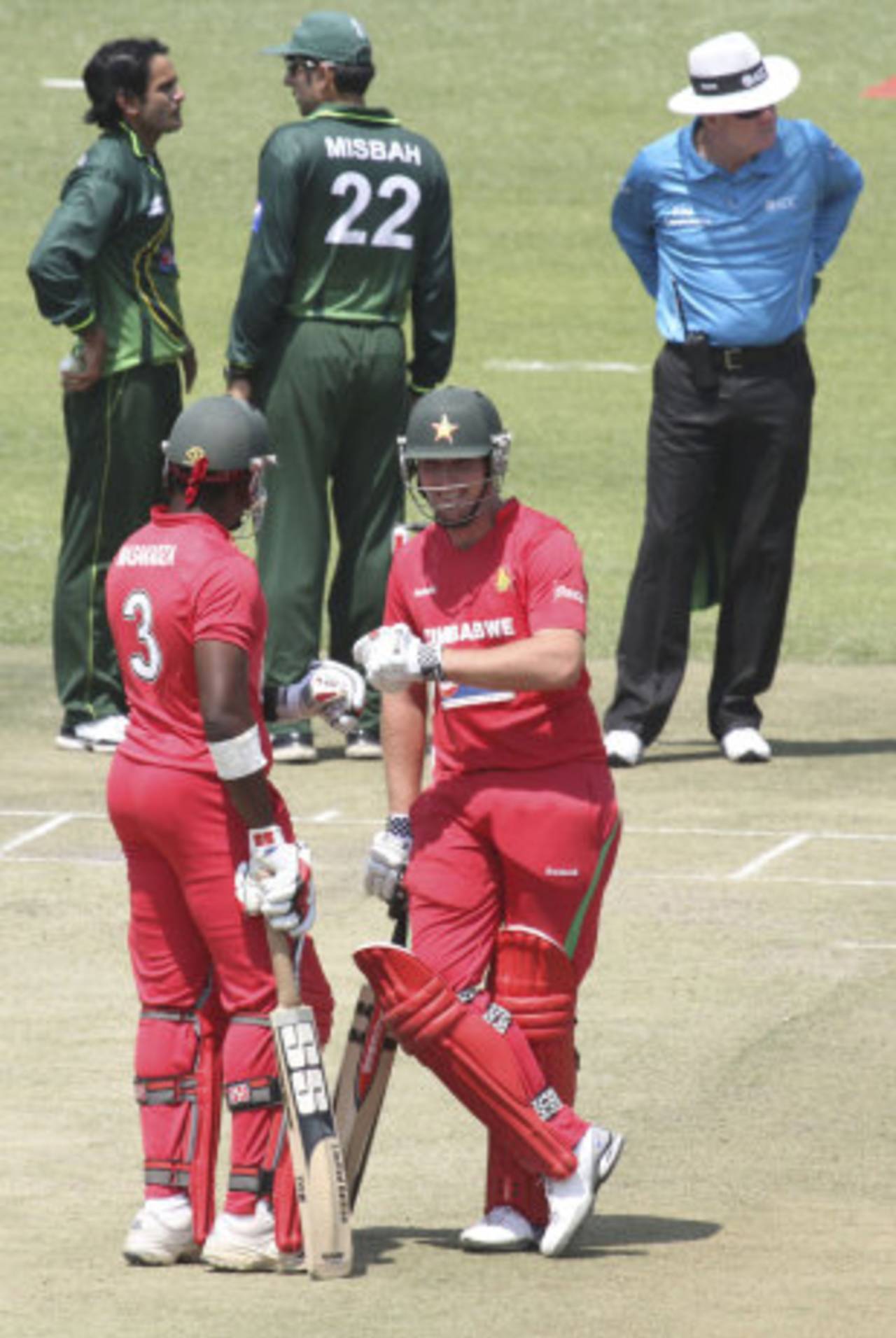 Brendan Taylor and Hamilton Masakadza added 104 together but took 24.3 overs to do it&nbsp;&nbsp;&bull;&nbsp;&nbsp;Associated Press