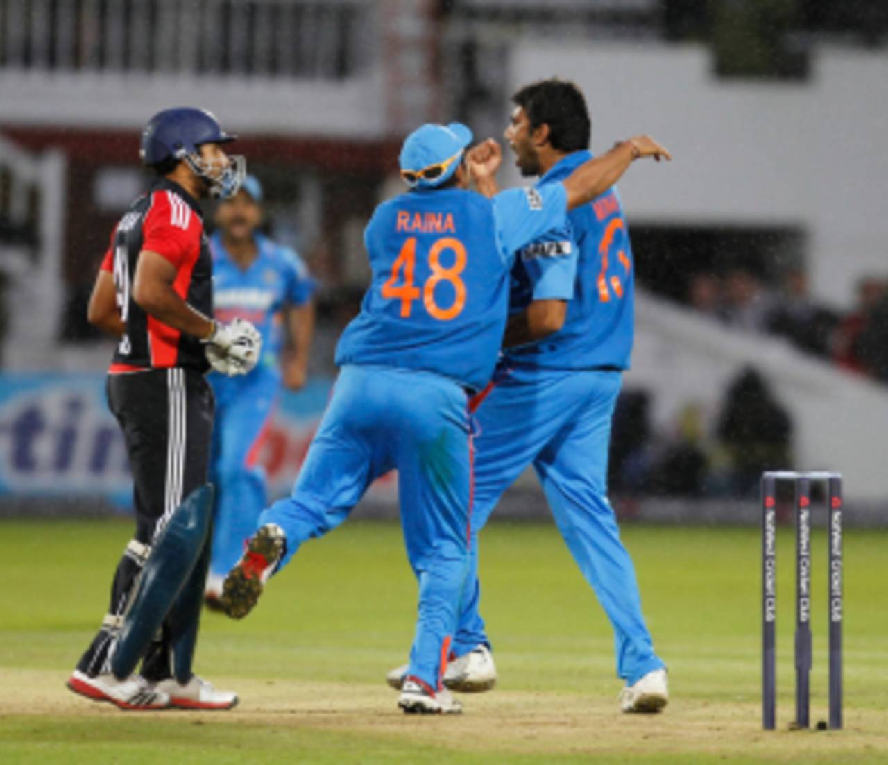 Munaf Patel was understandably jubilant, having dismissed Ravi Bopara by virtue of knowing the 16 times table by heart&nbsp;&nbsp;&bull;&nbsp;&nbsp;AFP