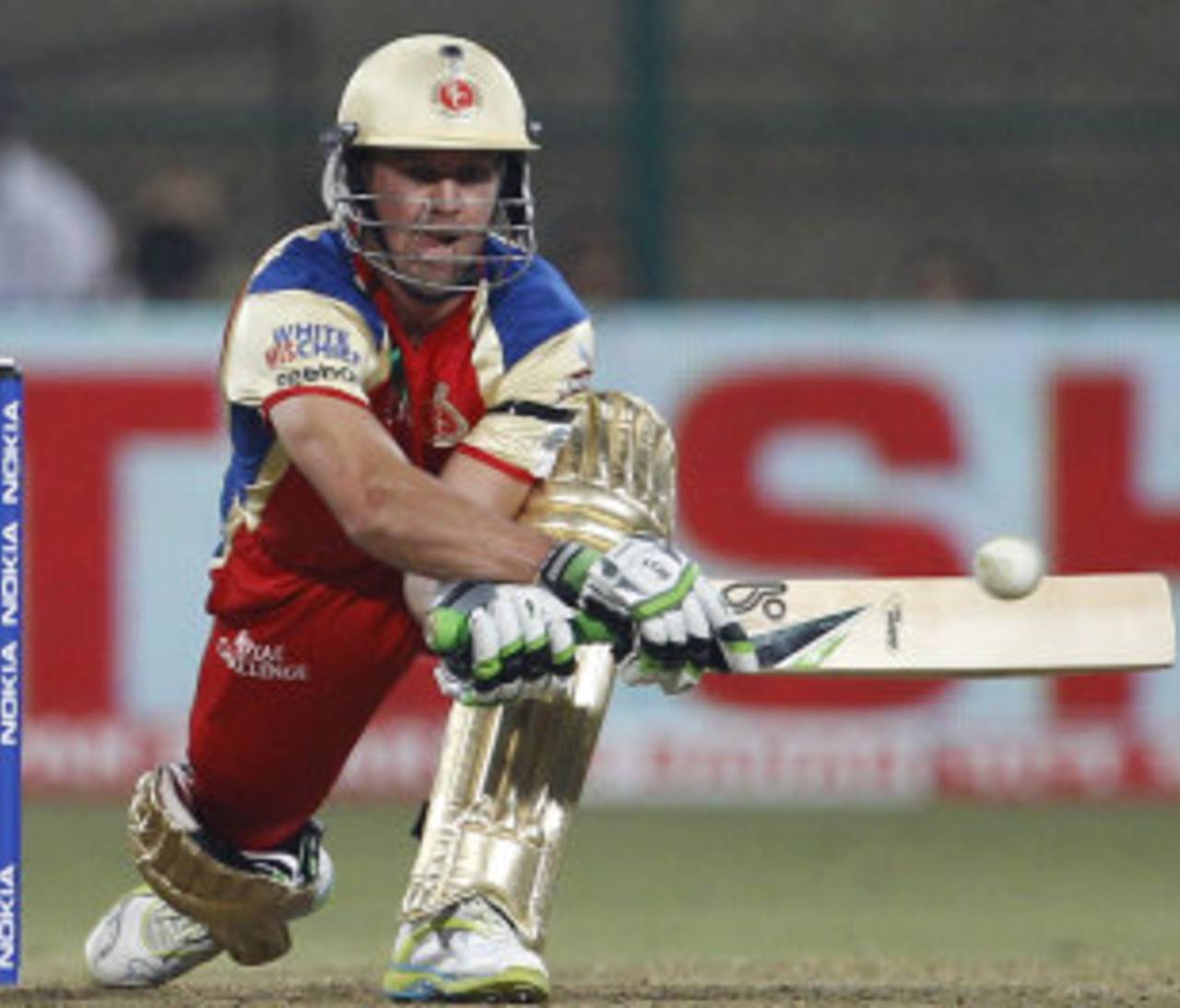 AB de Villiers reverse-sweeps, Royal Challengers Bangalore v Warriors, CLT20, Bangalore, September 23, 2011