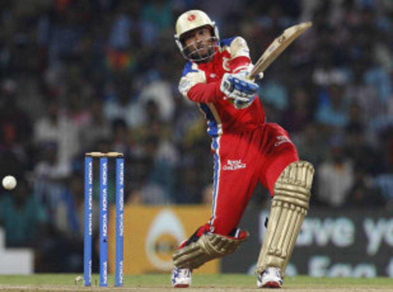 Tillakaratne Dilshan lashed the first ball of the innings for four&nbsp;&nbsp;&bull;&nbsp;&nbsp;Associated Press