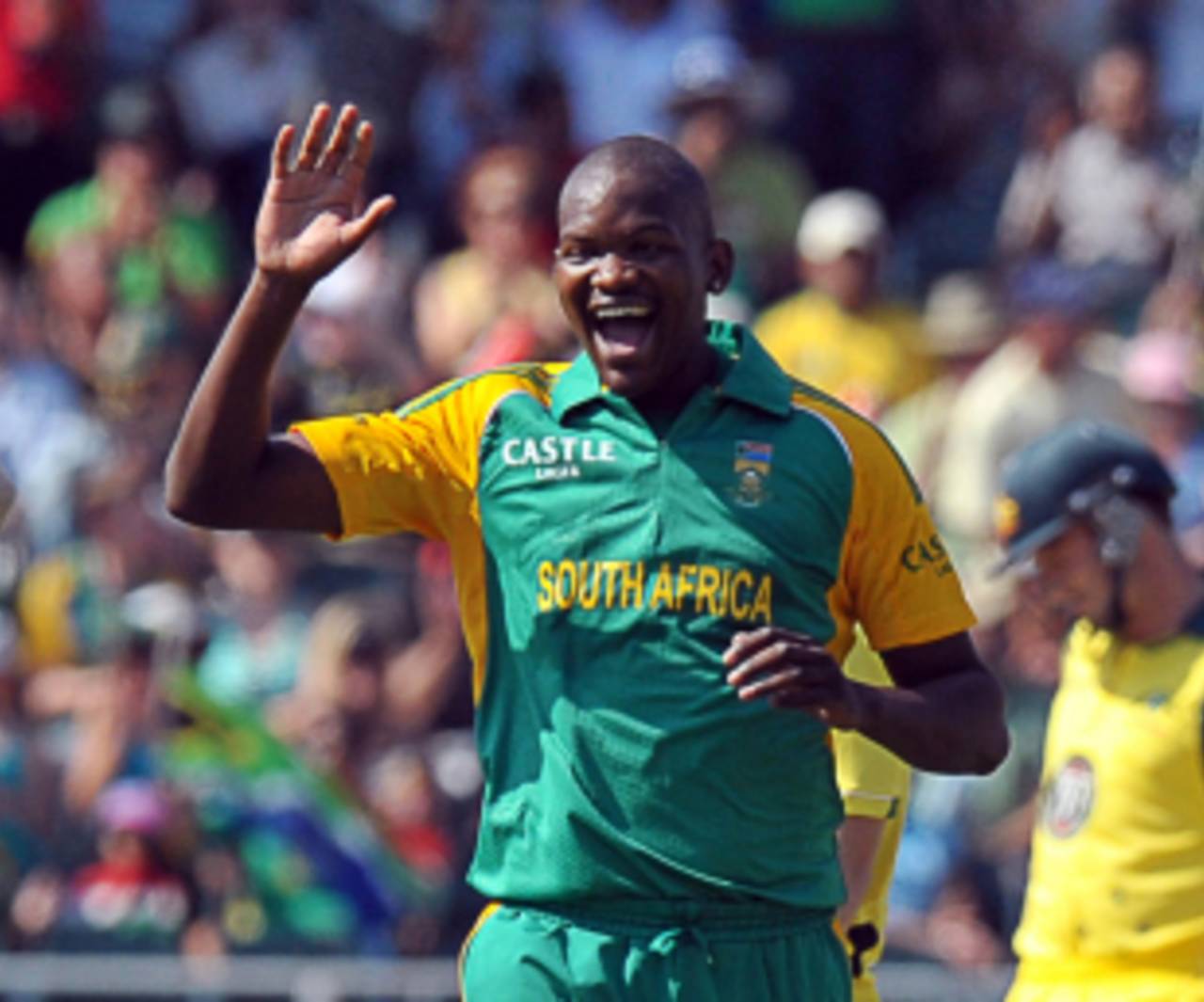 Lonwabo Tsotsobe celebrates a wicket during his spell of 2 for 11, South Africa v Australia, 2nd Twenty20, Johannesburg, October 16 2011