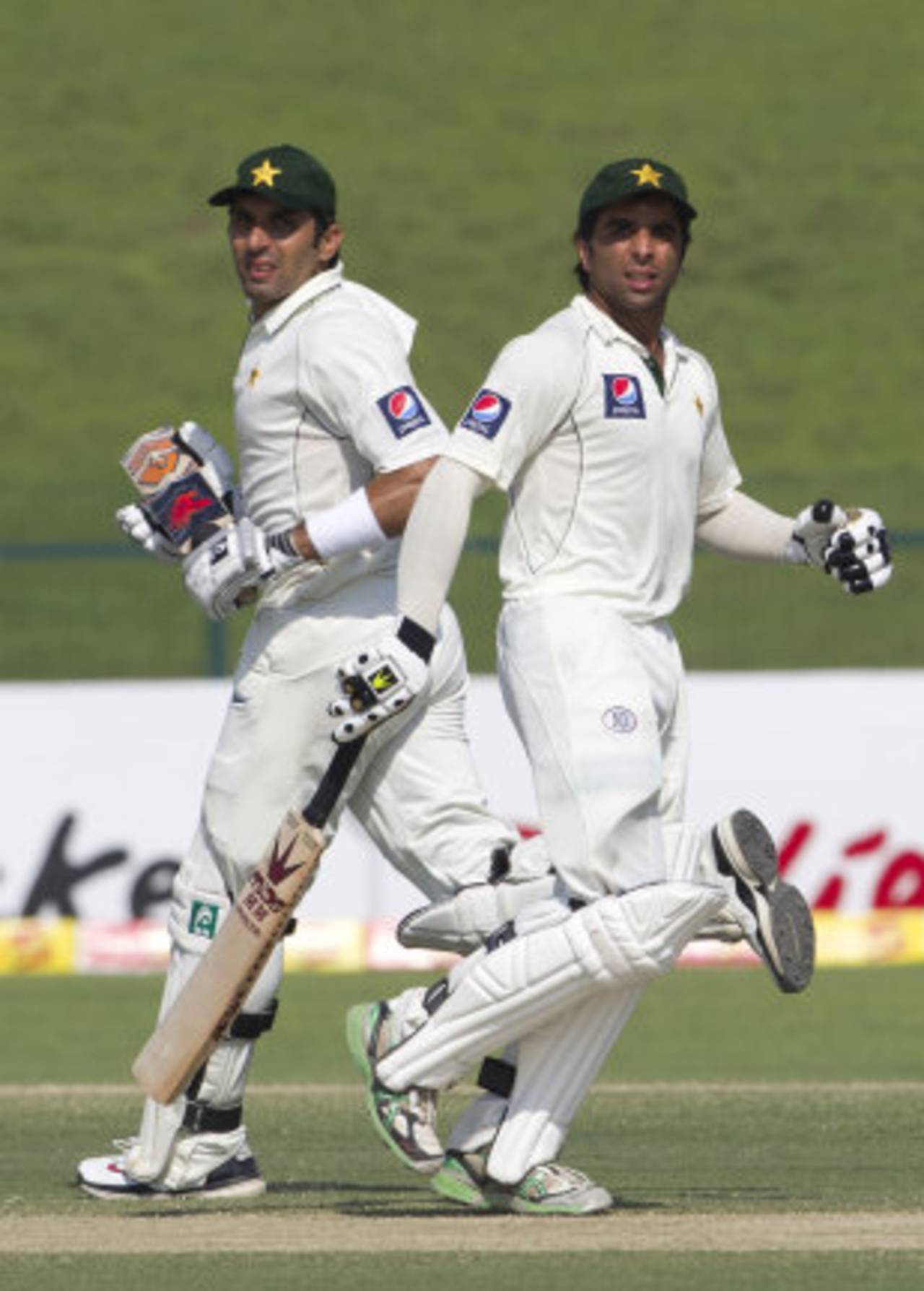 Misbah-ul-Haq and Taufeeq Umar run a single, Pakistan v Sri Lanka, 1st Test, Abu Dhabi, 3rd day, October 20, 2011