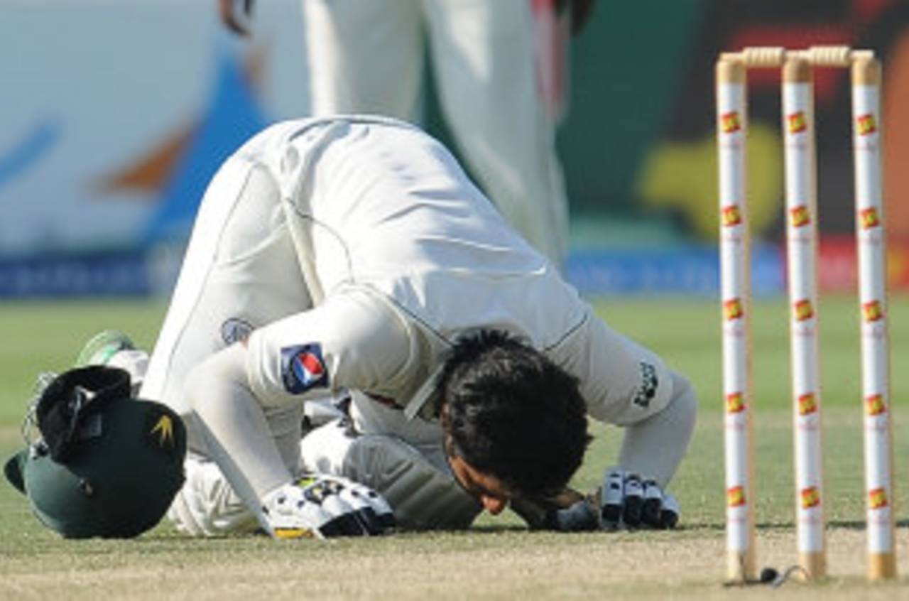 Taufeeq Umar celebrates his double-century, Pakistan v Sri Lanka, 1st Test, Abu Dhabi, 3rd day, October 20, 2011