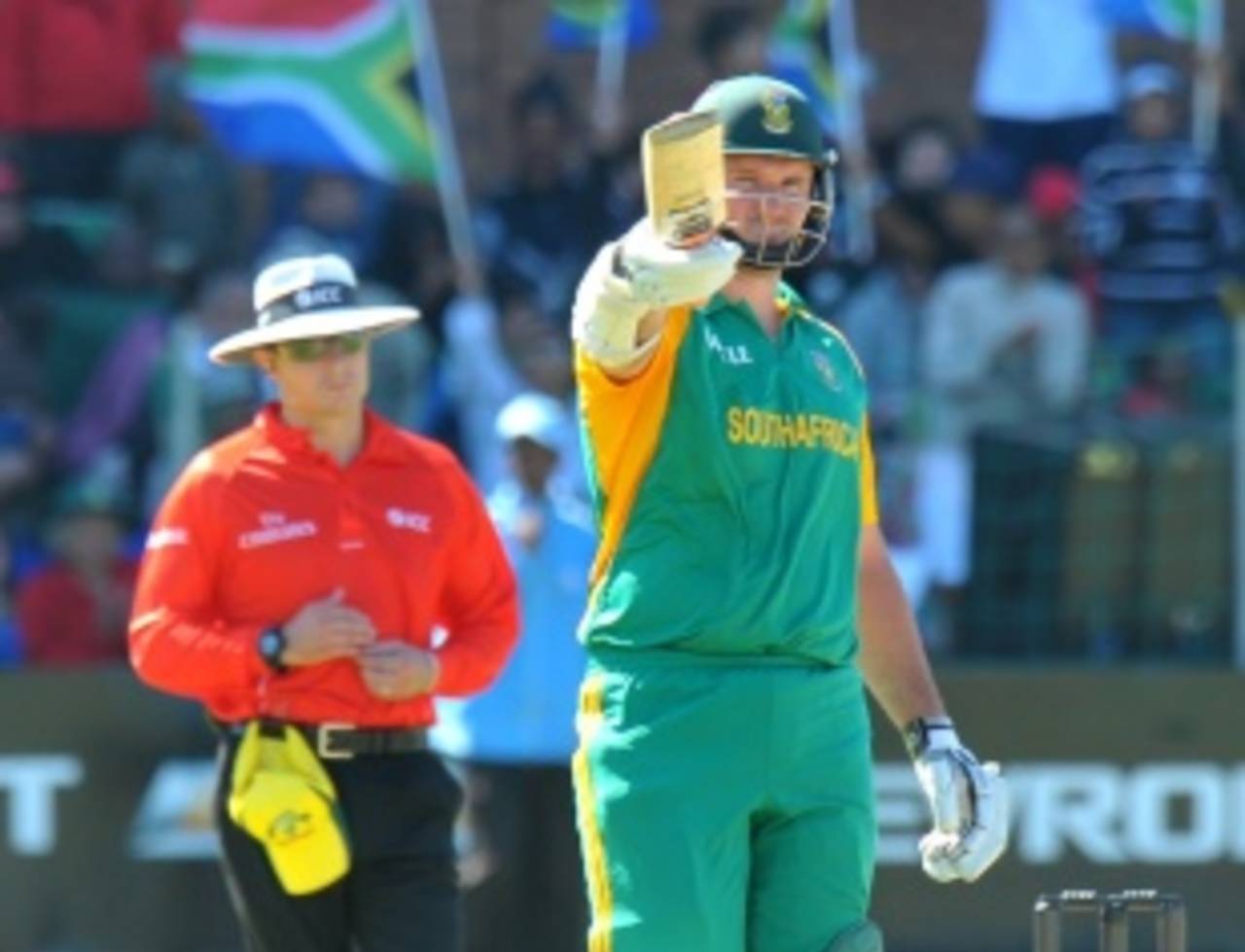 Graeme Smith celebrates his fifty, South Africa v Australia, 2nd ODI, Port Elizabeth, October 23, 2011