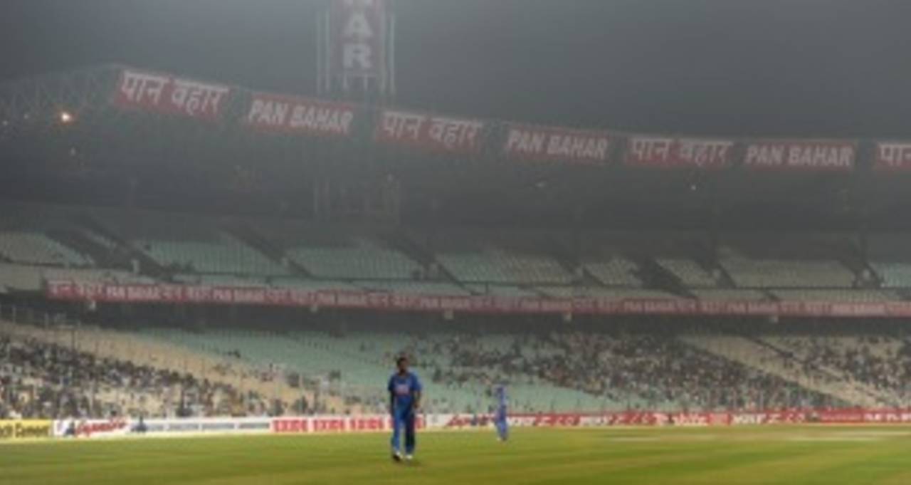 The match was played against a backdrop of empty seats, India v England, 5th ODI, Eden Gardens, October 25 2011