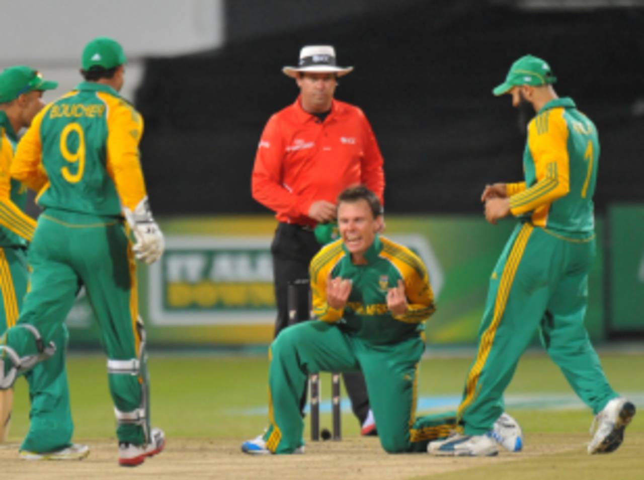 Johan Botha celebrates his dismissal of Ricky Ponting, South Africa v Australia, 3rd ODI, Durban, October 28, 2011