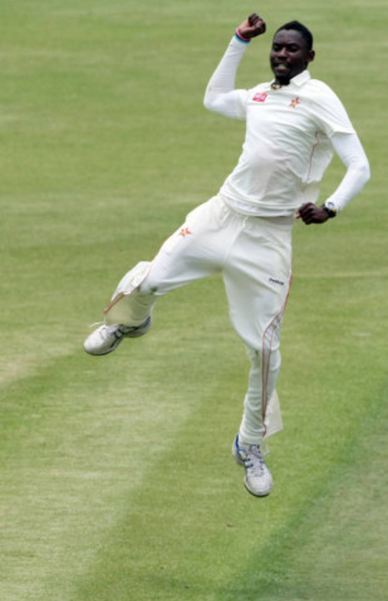 Chris Mpofu celebrates a wicket, Zimbabwe v New Zealand, only Test, Bulawayo, 2nd day, November 2, 2011