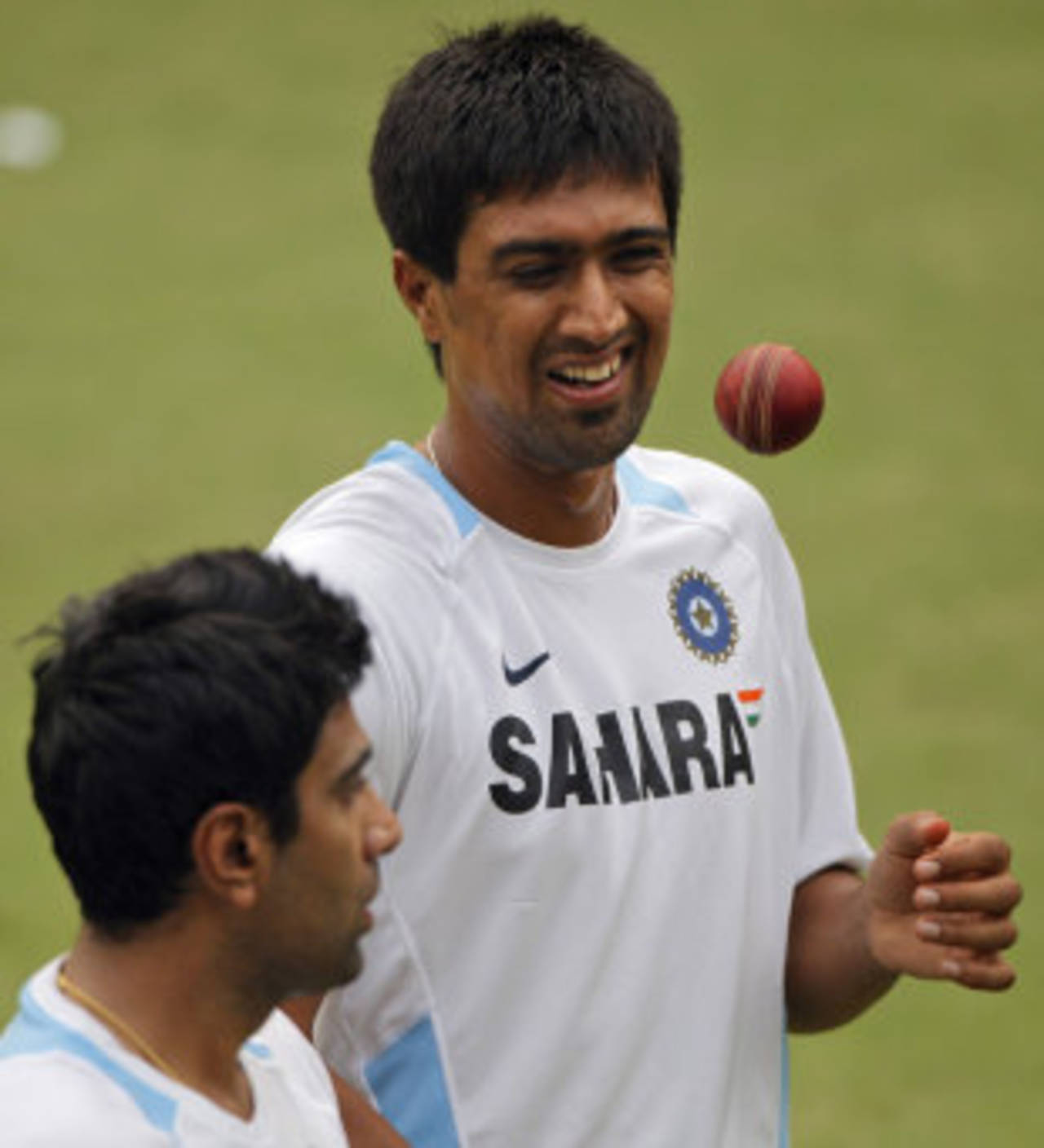 Rahul Sharma talks to R Ashwin in training, Delhi, November 4, 2011