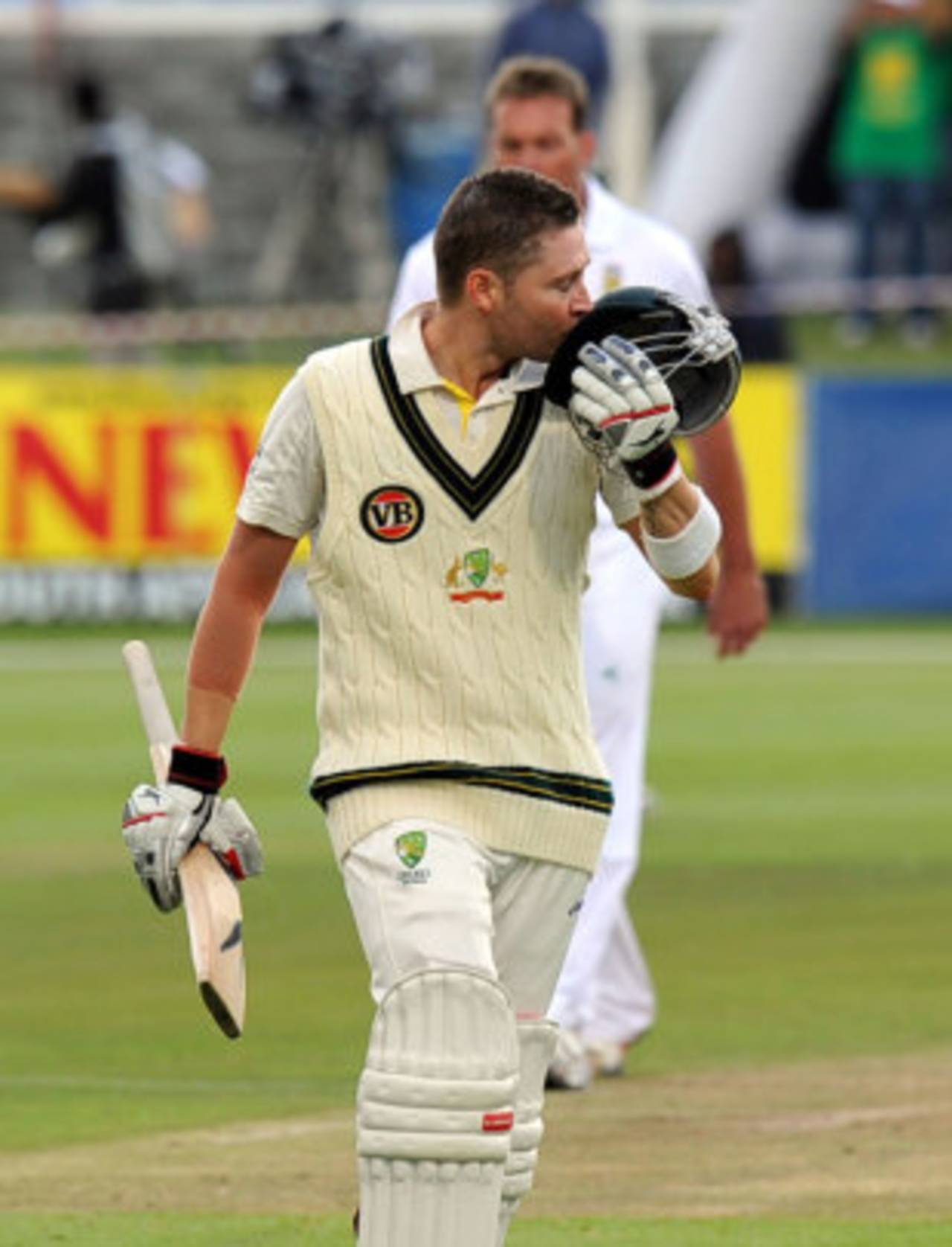 Michael Clarke braved a grassy pitch and the formidable South African attack to crash a bold 151 at Newlands&nbsp;&nbsp;&bull;&nbsp;&nbsp;AFP