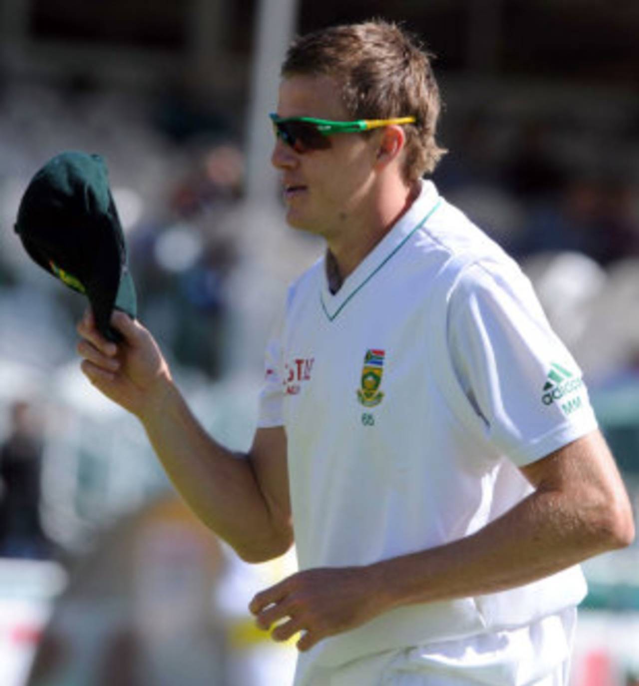 Morne Morkel took 3 for 9, South Africa v Australia, 1st Test, Cape Town, 2nd day, November 10, 2011