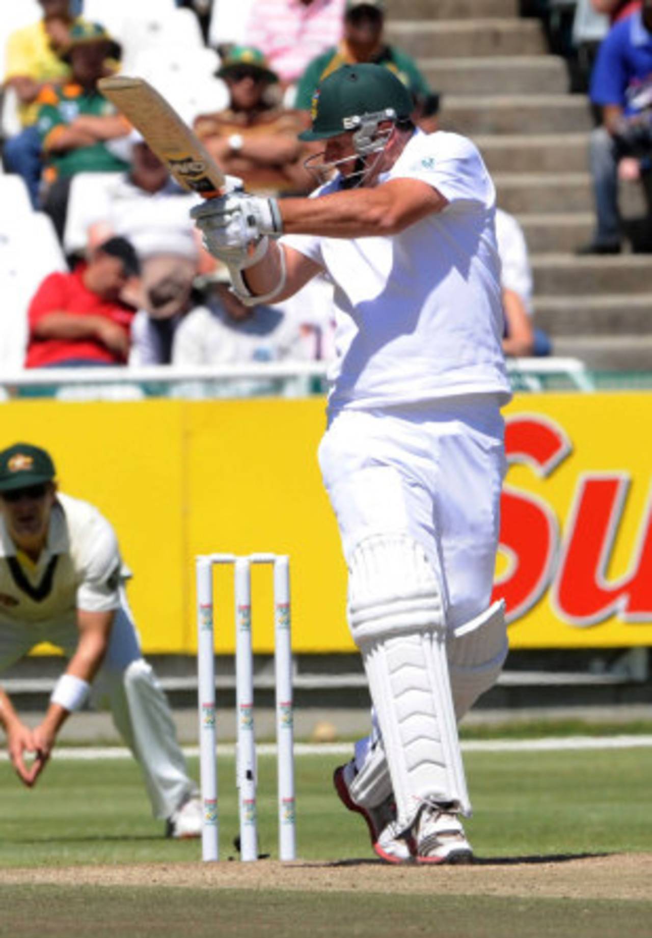 Graeme Smith plays the hook, South Africa v Australia, 1st Test, Cape Town, 3rd day, November 11, 2011