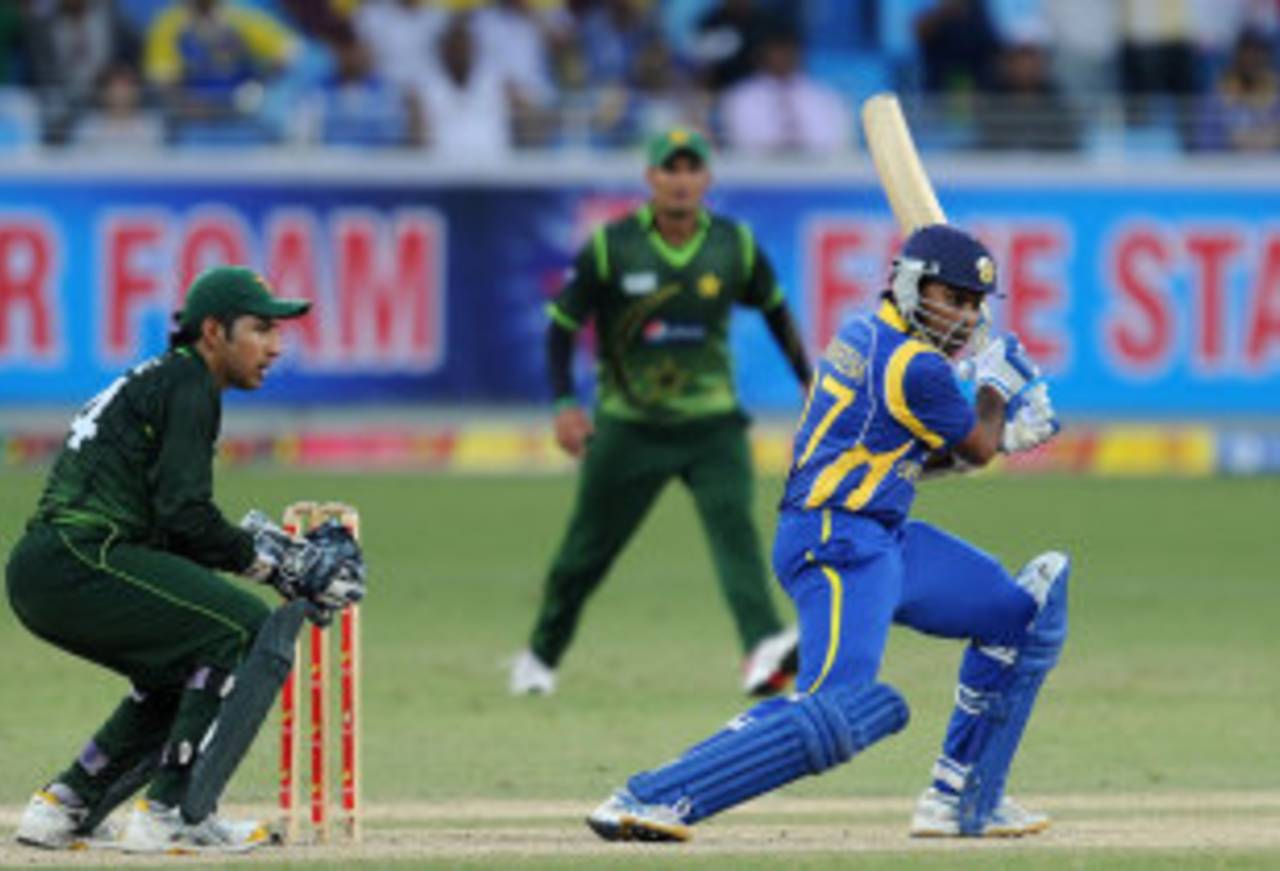 Mahela Jayawardene became the second Sri Lanka batsman after Sanath Jayasuriya to reach 10,000 runs in ODIs&nbsp;&nbsp;&bull;&nbsp;&nbsp;AFP
