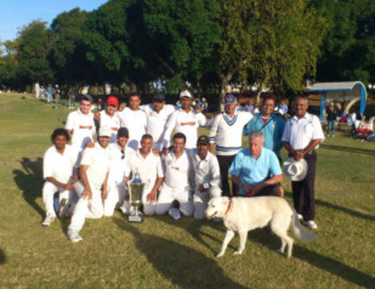 Young Ashdod 2011 Winners of the Division 1 - Dudi Silbowitz Trophy posing here with ICA chairman Stanley Perlman bottom right and ICA CEO Naor Gudker top right