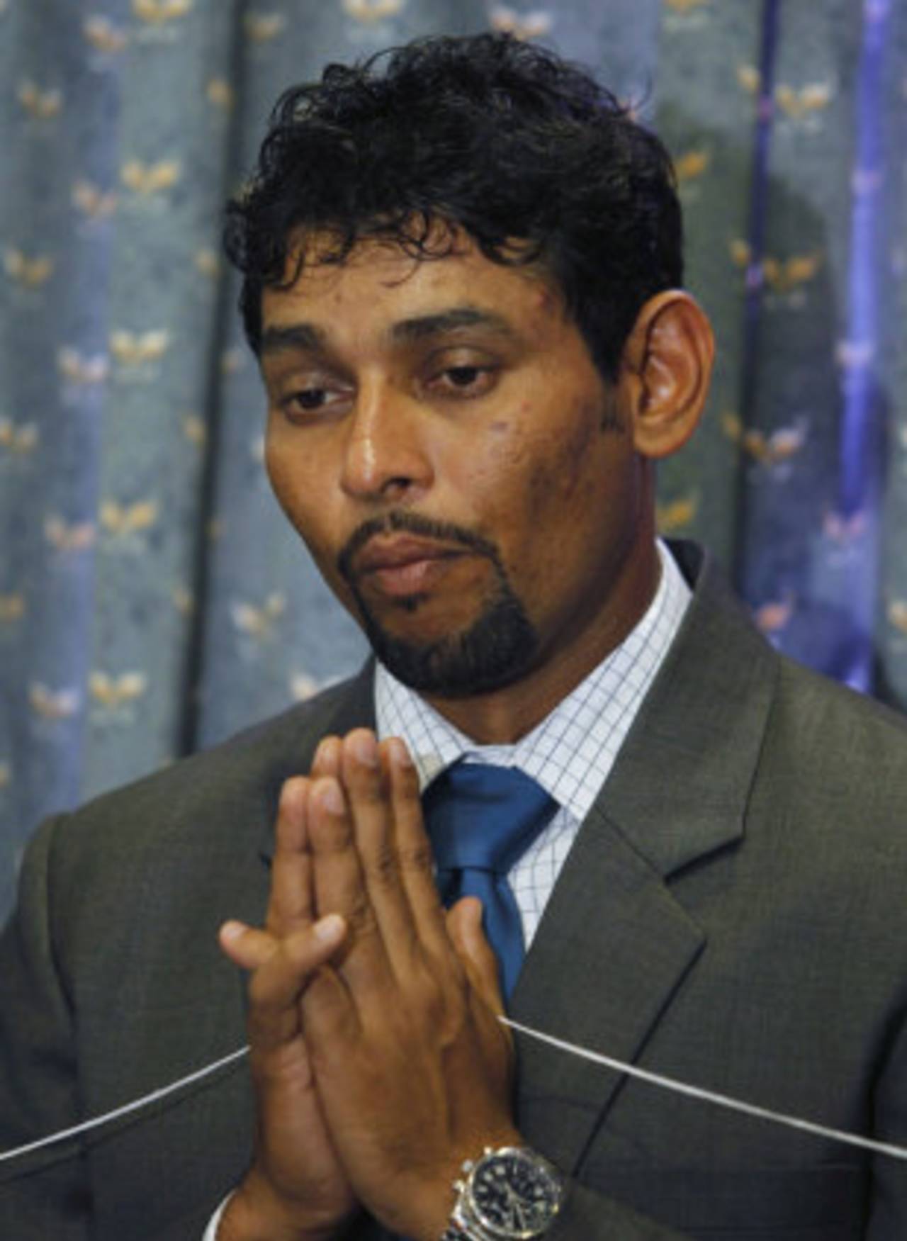 Tillakaratne Dilshan at Sri Lanka's thread ceremony before their tour of South Africa, Colombo, December 5, 2011 