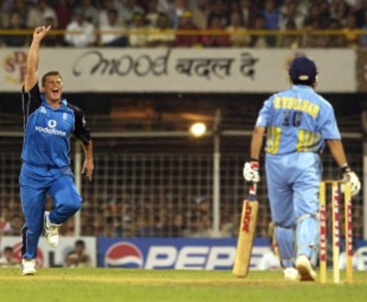Darren Gough celebrates Sachin Tendulkar's wicket, India v England, 6th ODI, Mumbai, February 3, 2002
