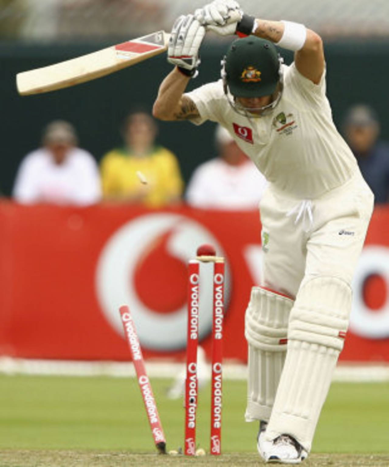 Michael Clarke shoulders arms only to lose his offstump, Australia v New Zealand, second Test, Hobart, 2nd day, December 10, 2011