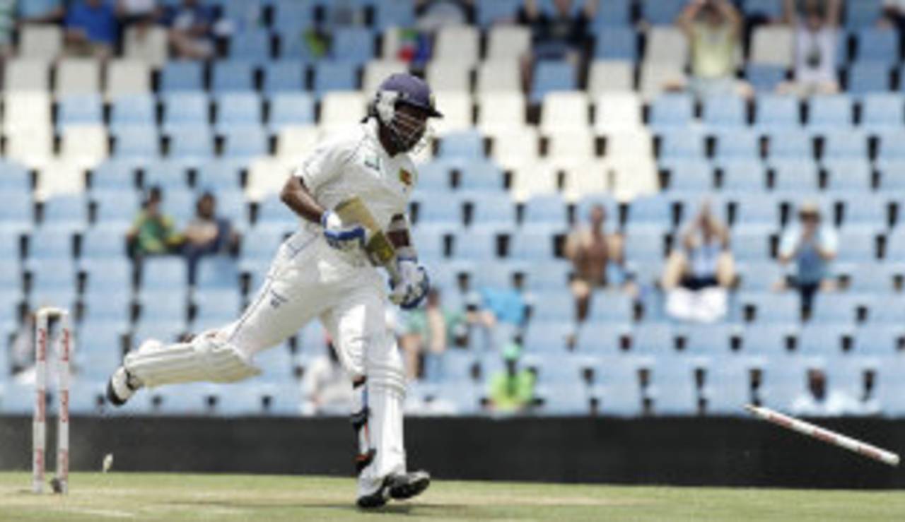 Mahela Jayawardene was run out by Jacques Kallis's direct hit, South Africa v Sri Lanka, 1st Test, Centurion, 3rd day, December 17, 2011