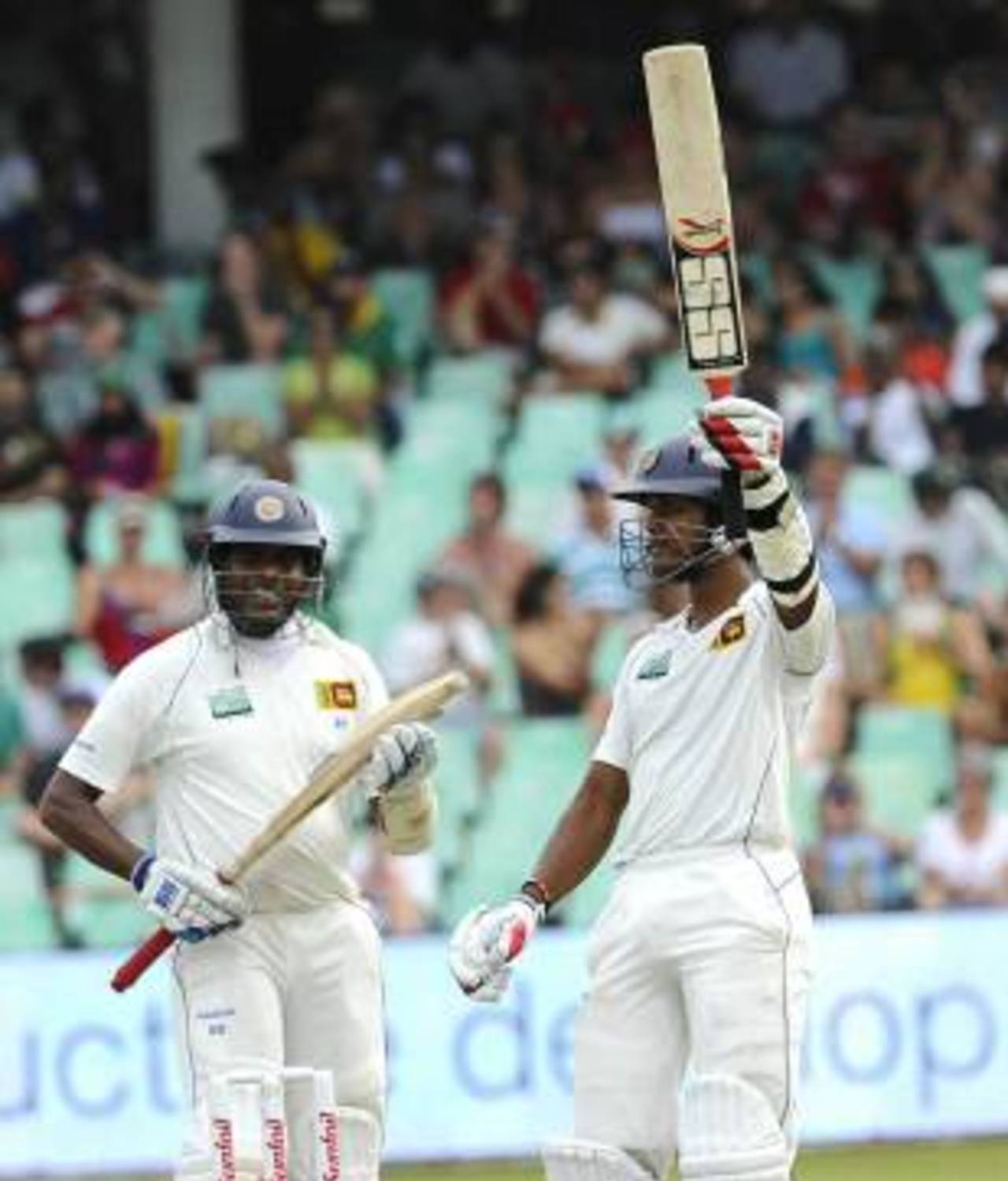 Thilan Samaraweera and debutant Dinesh Chandimal made important contributions to an improved batting performance from Sri Lanka&nbsp;&nbsp;&bull;&nbsp;&nbsp;AFP