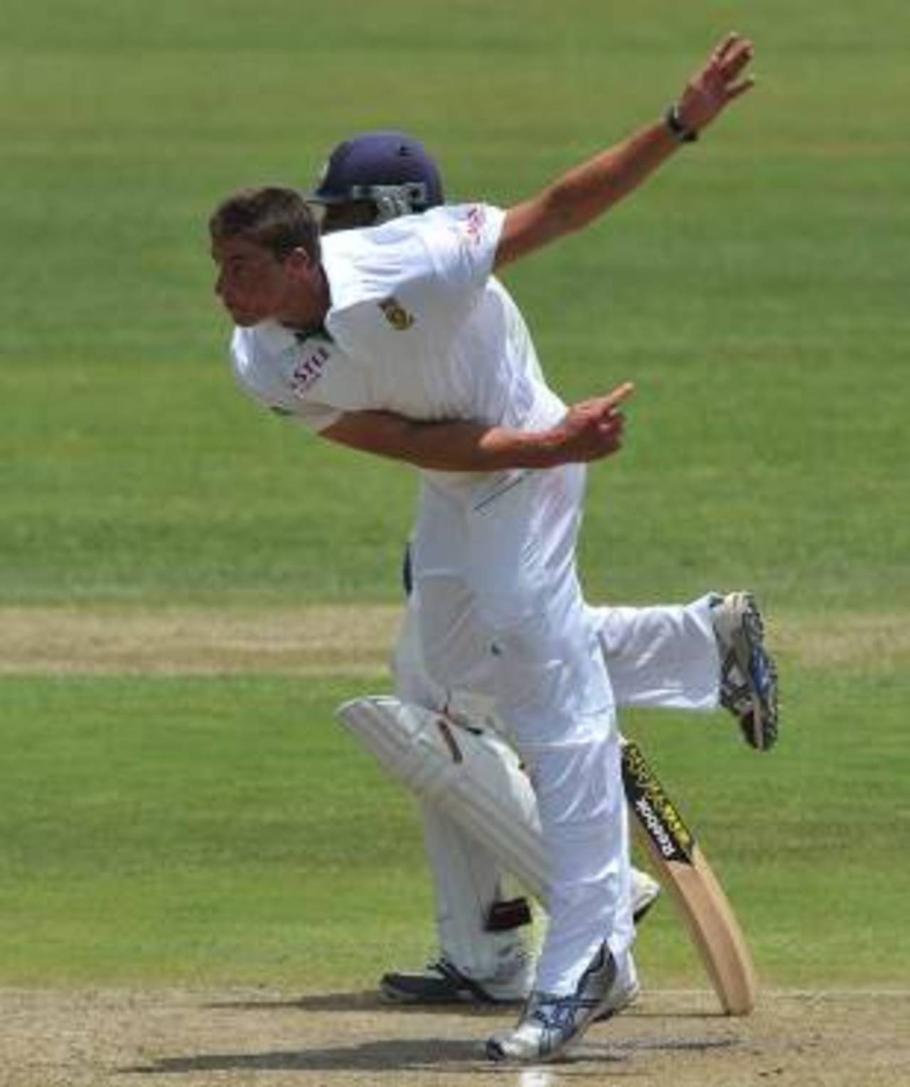 Marchant de Lange picked up four wickets on his first day of Test cricket, South Africa v Sri Lanka, 2nd Test, Durban, 1st day, December 26, 2011