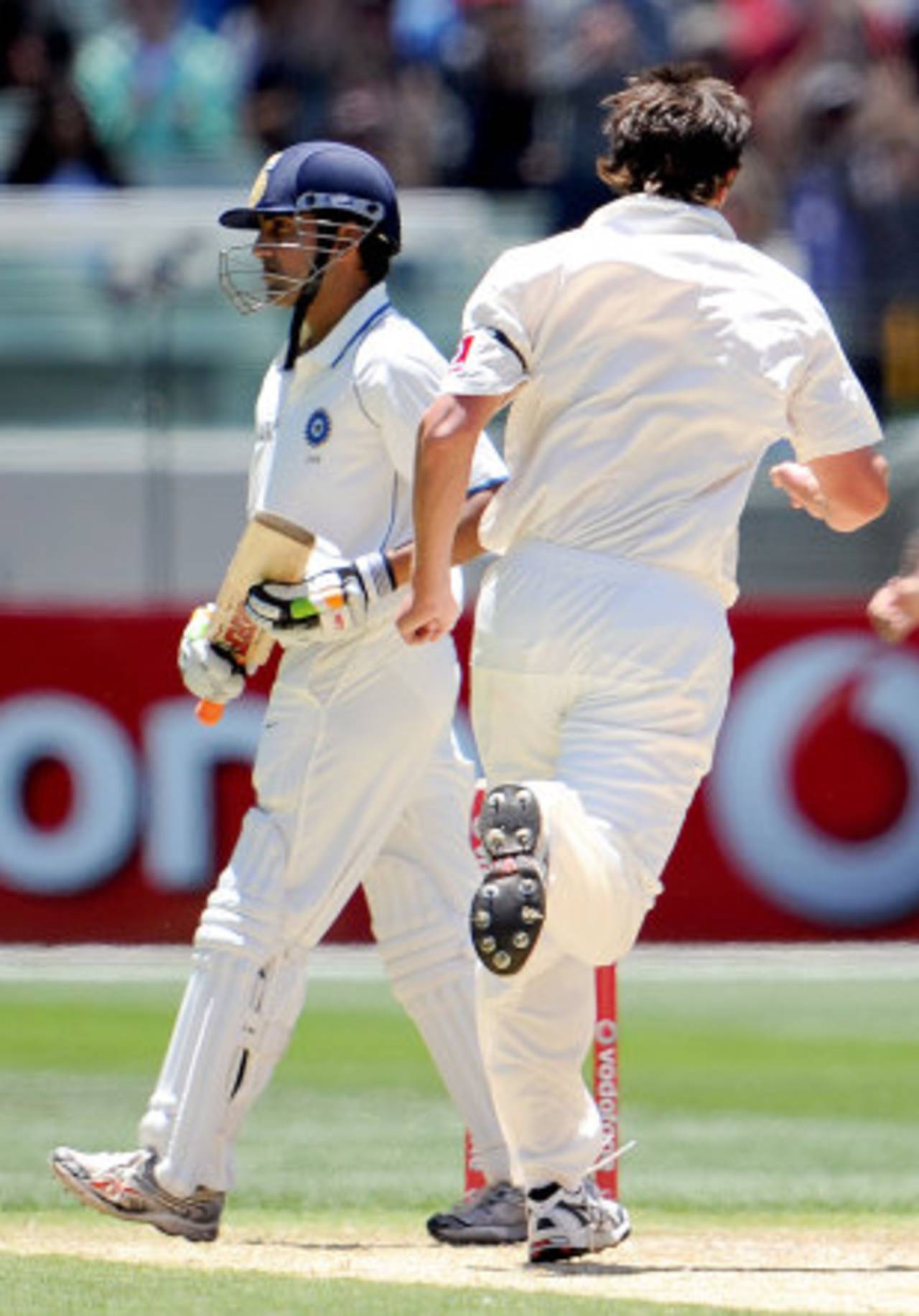 Gautam Gambhir was snapped up by Ben Hilfenhaus, Australia v India, 1st Test, Melbourne, 2nd day, December 27, 2011