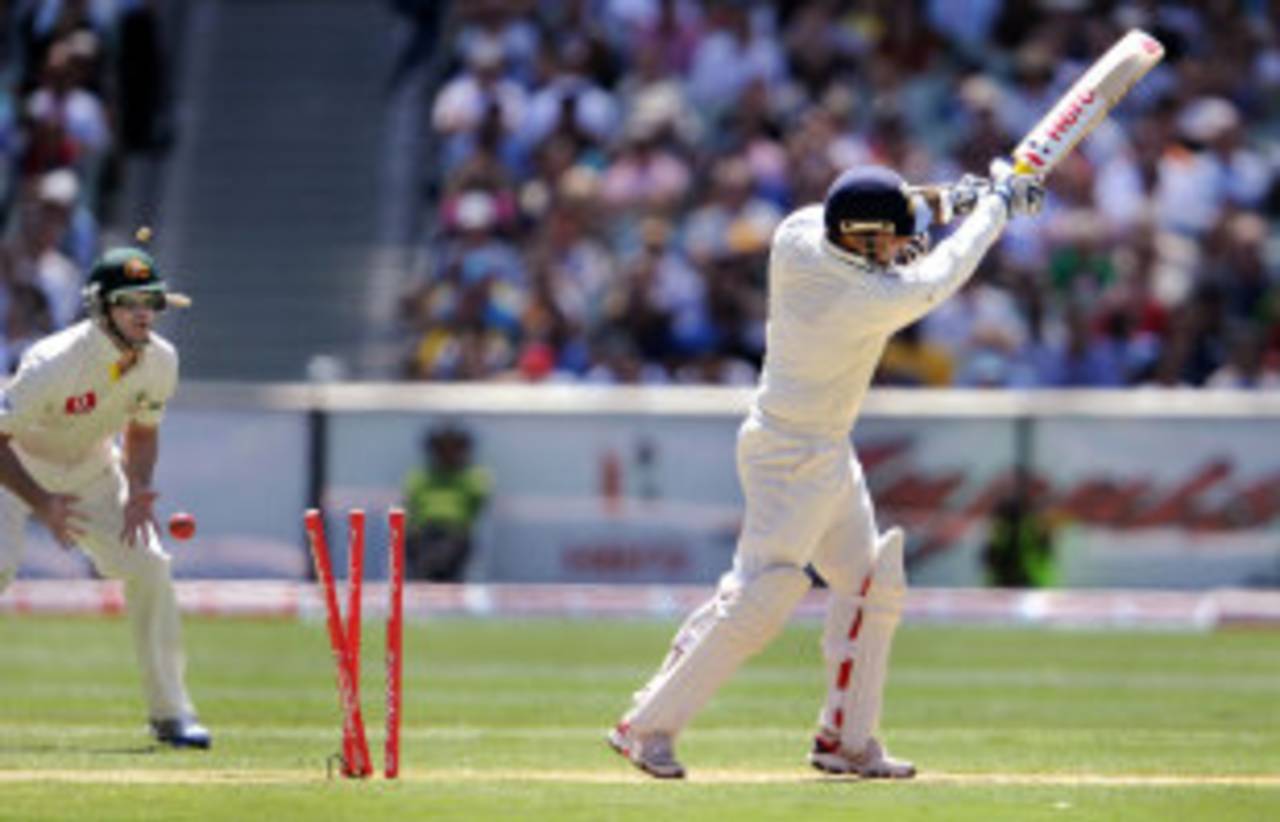 Virender Sehwag is cleaned up, Australia v India, 1st Test, Melbourne, 2nd day, December 27, 2011