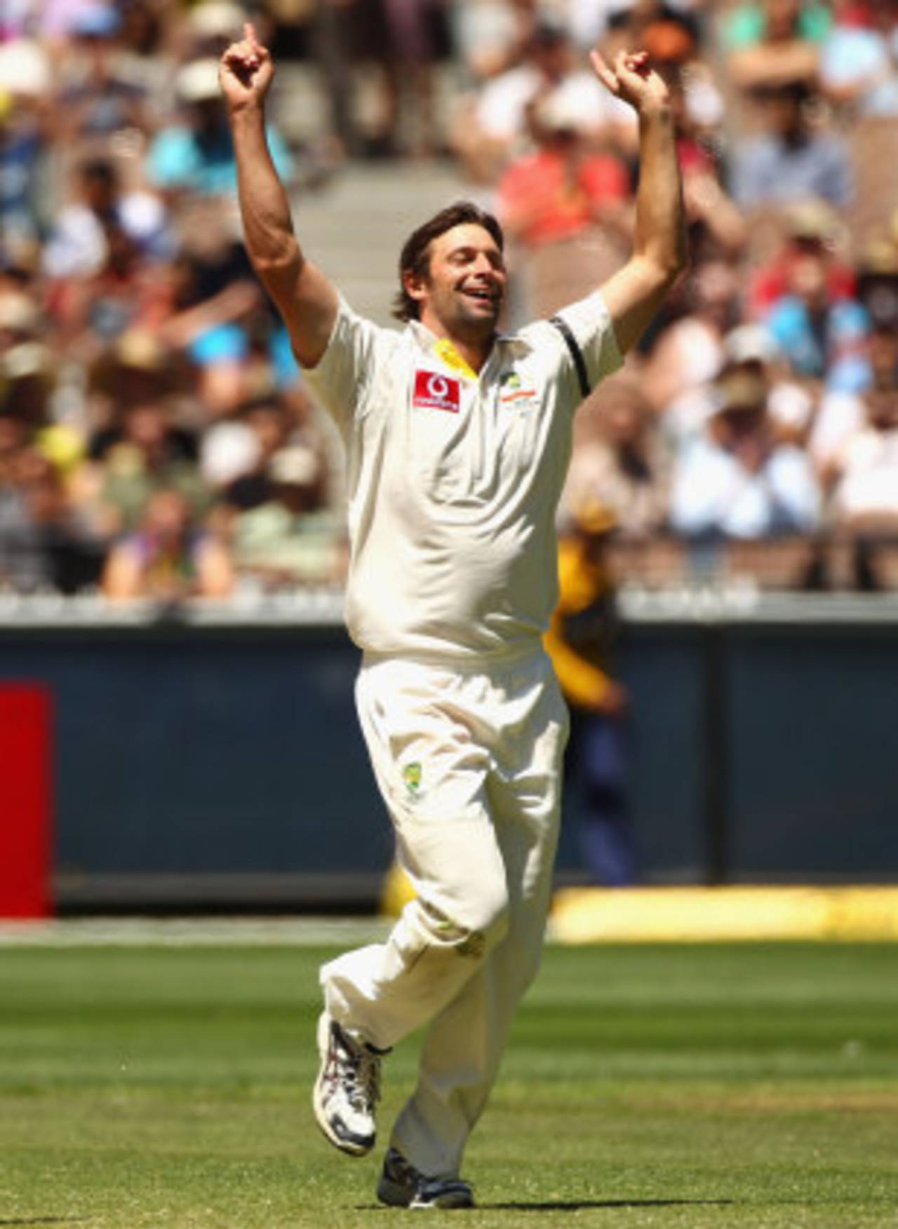 Ben Hilfenhaus completed a maiden Test five-for, Australia v India, 1st Test, Melbourne, 3rd day, December 28, 2011
