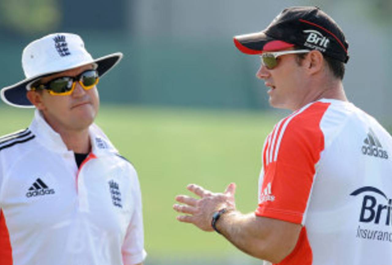 Andy Flower chats with Andrew Strauss, Dubai, January 6, 2012