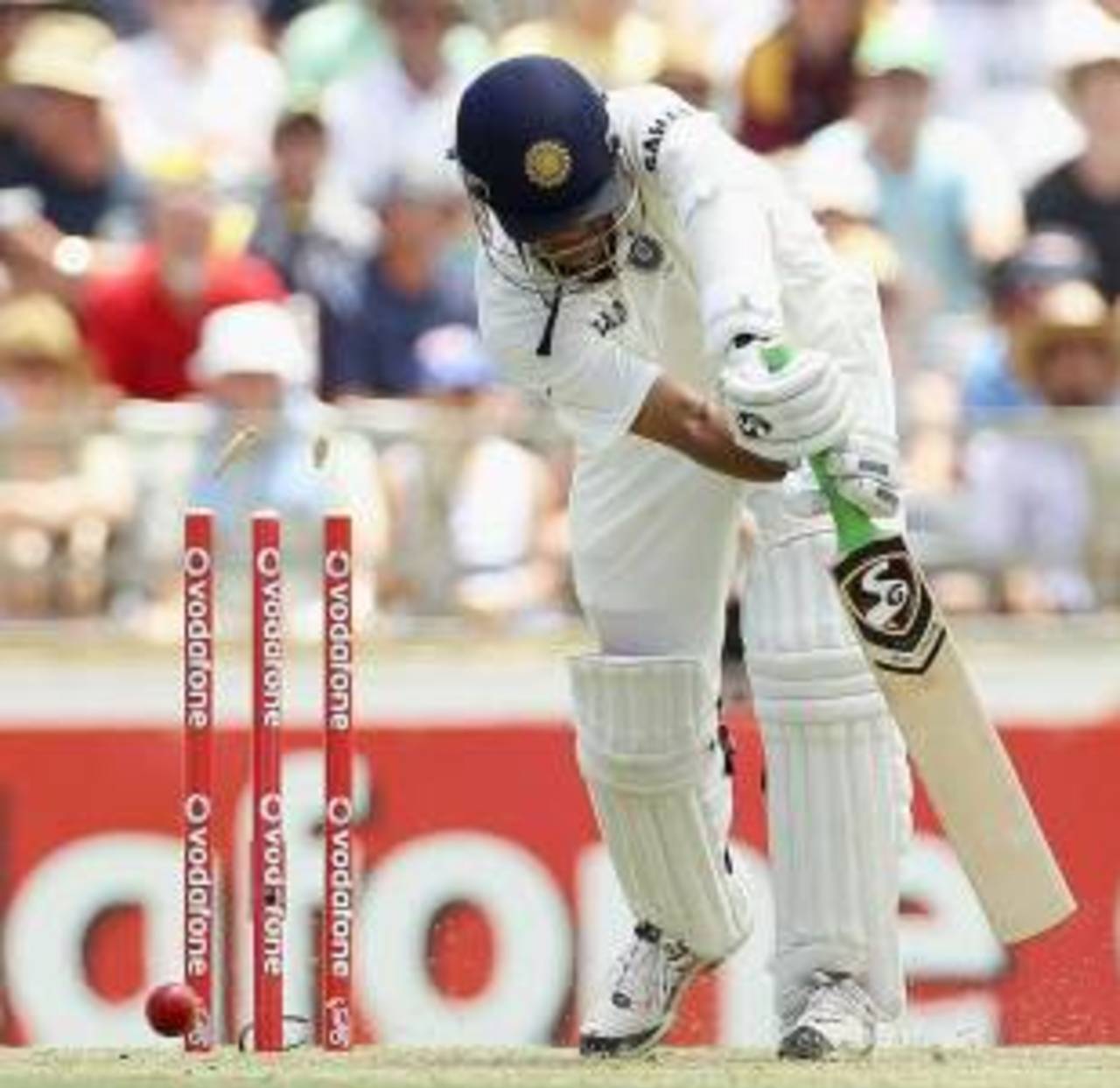 Rahul Dravid is bowled, again, Australia v India, 3rd Test, Perth, 1st day, January 13, 2012