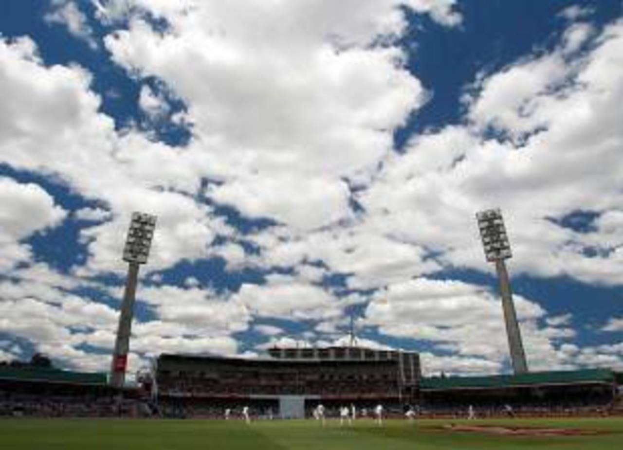 The game under blue skies at the WACA, Australia v India, 3rd Test, Perth, 1st day, January 13, 2012