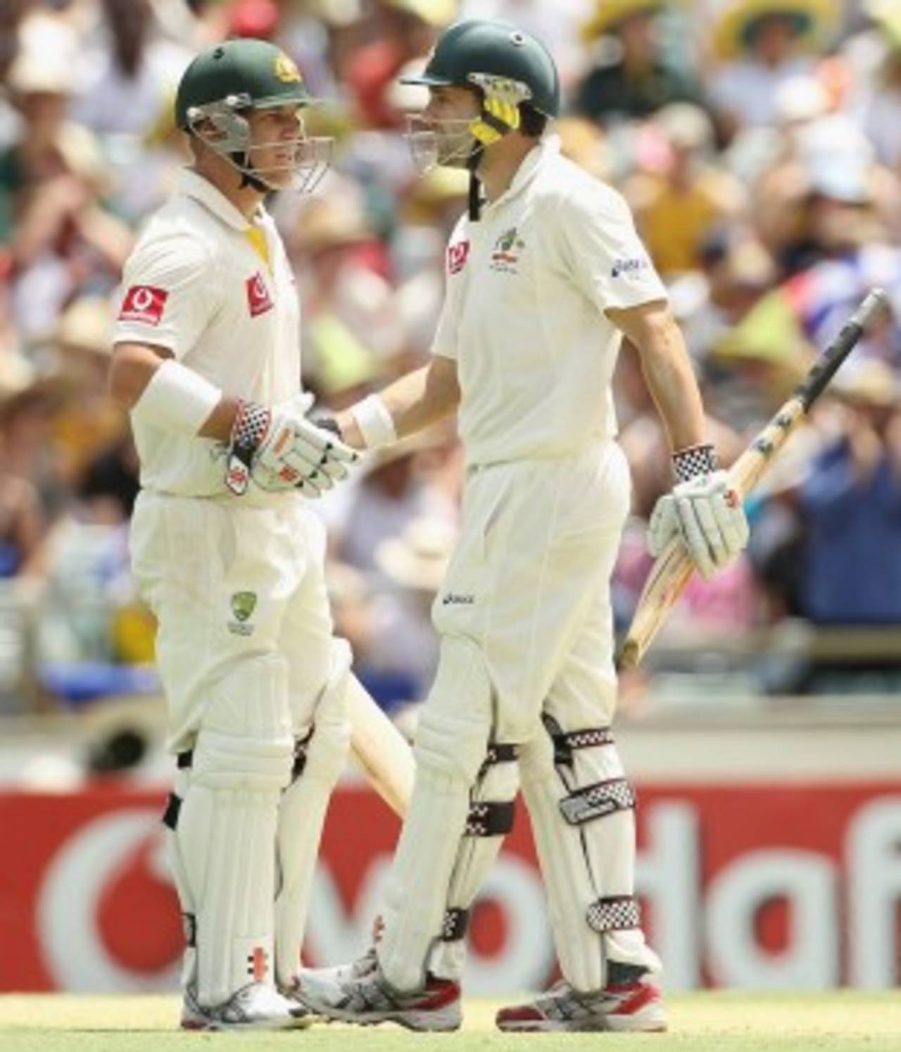David Warner and Ed Cowan batted differently but put on 214 runs for the first wicket at the WACA&nbsp;&nbsp;&bull;&nbsp;&nbsp;Getty Images