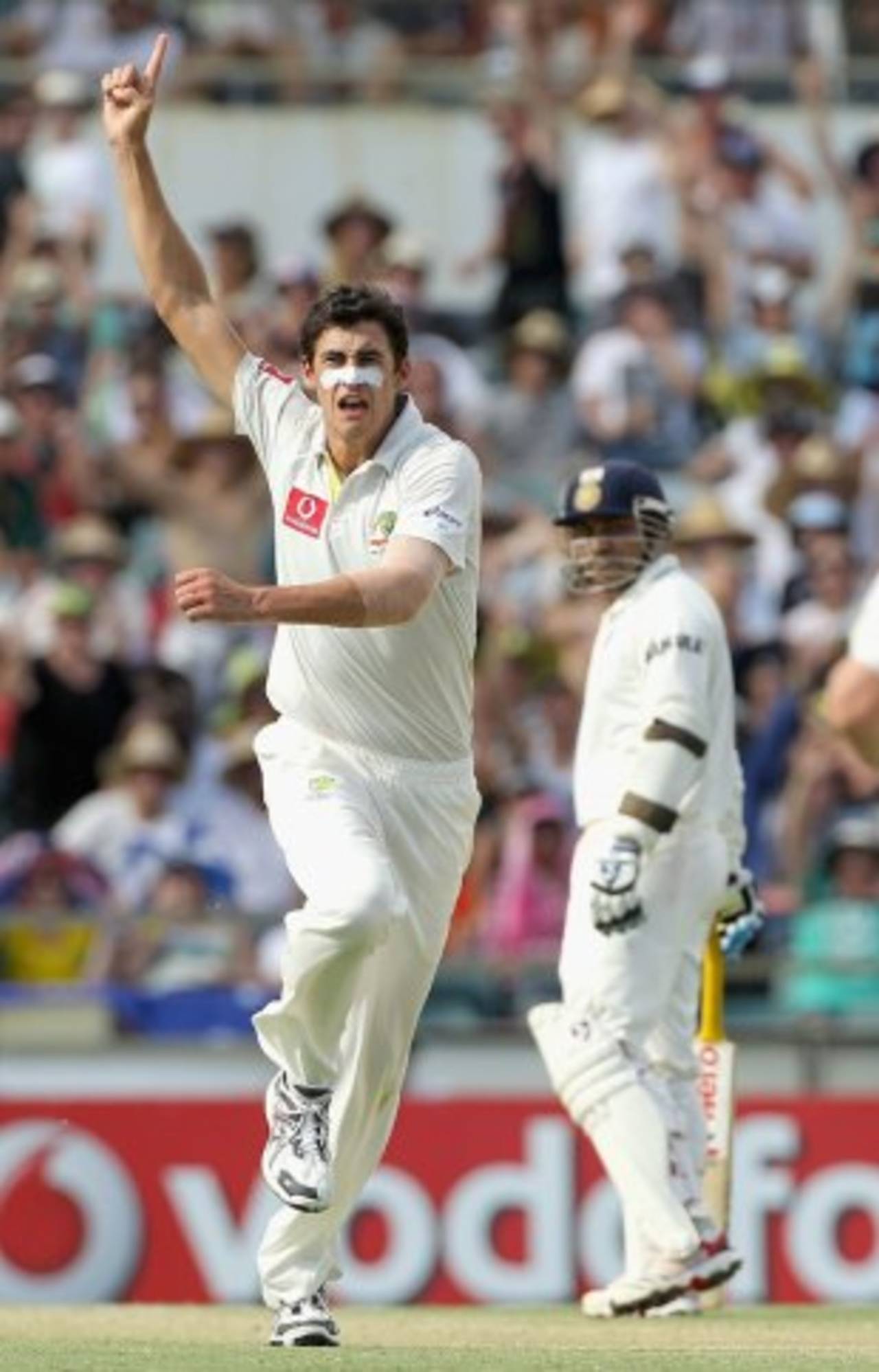 Mitchell Starc had Gautam Gambhir caught off a sharp bouncer, Australia v India, 3rd Test, Perth, 2nd day, January 14, 2012