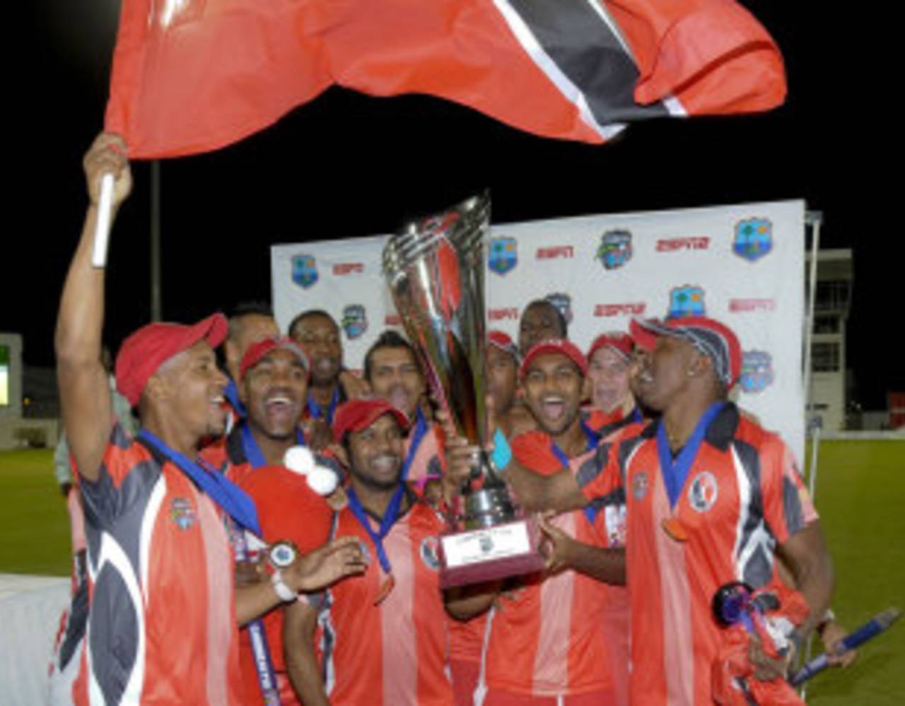Denesh Ramdin lifted the Caribbean T20 trophy in his first tournament as captain of Trinidad & Tobago&nbsp;&nbsp;&bull;&nbsp;&nbsp;Randy Brooks/West Indies Cricket Board