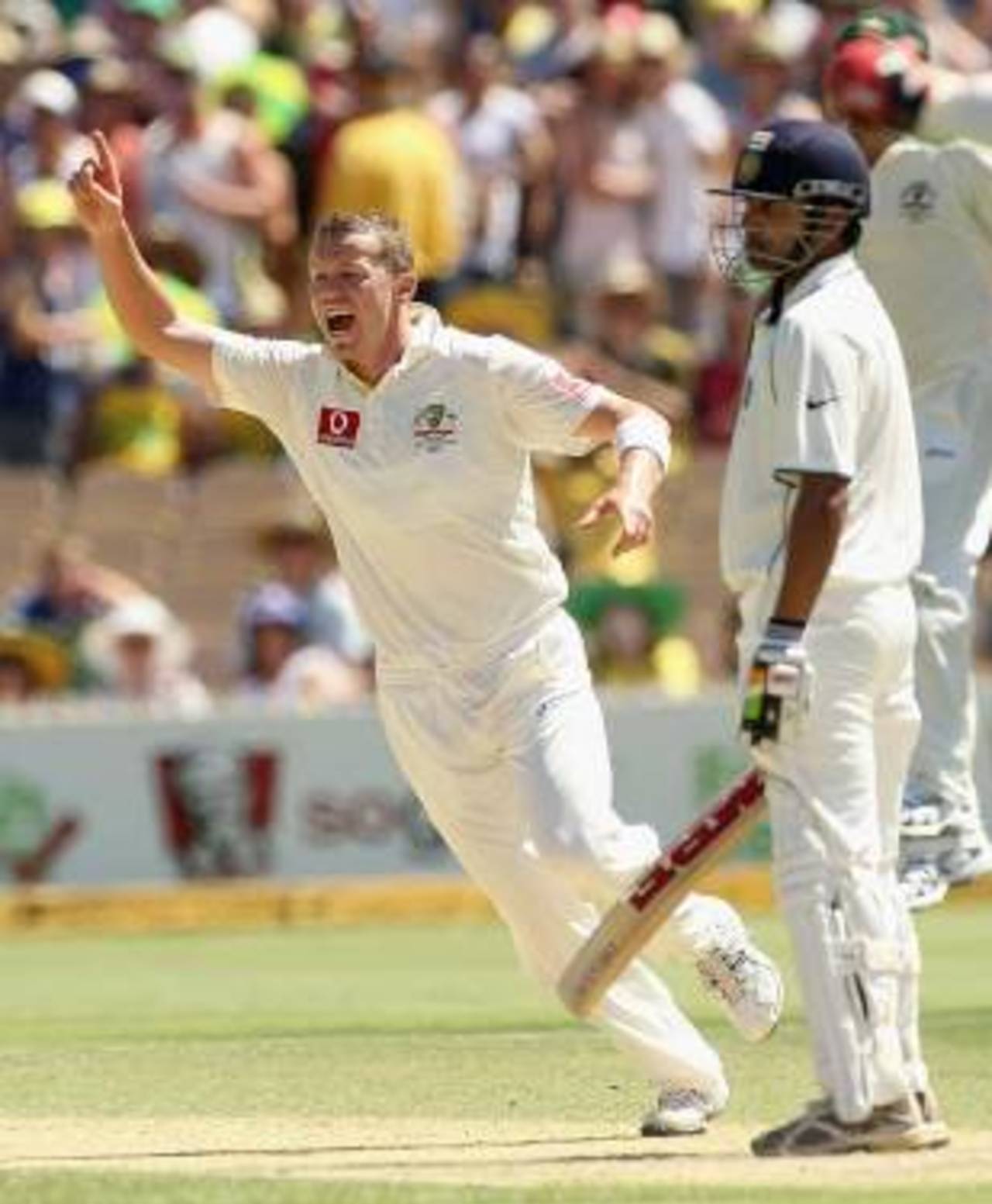 Peter Siddle nips out Gautam Gambhir, Australia v India, 4th Test, Adelaide, 3rd day, January 26, 2012