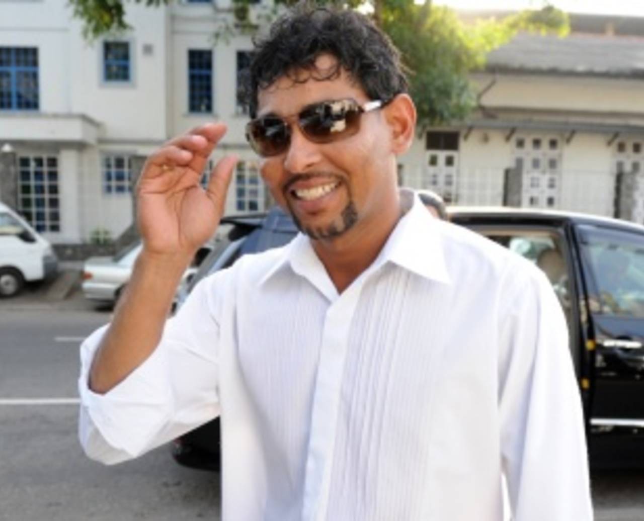 Tillakaratne Dilshan arrives for a press conference, Colombo, January 26, 2012