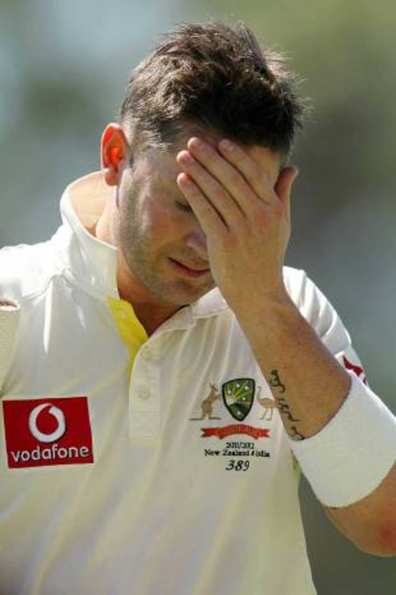 Michael Clarke walks back after being dismissed, Australia v India, 4th Test, Adelaide, 4th day, January 27, 2012